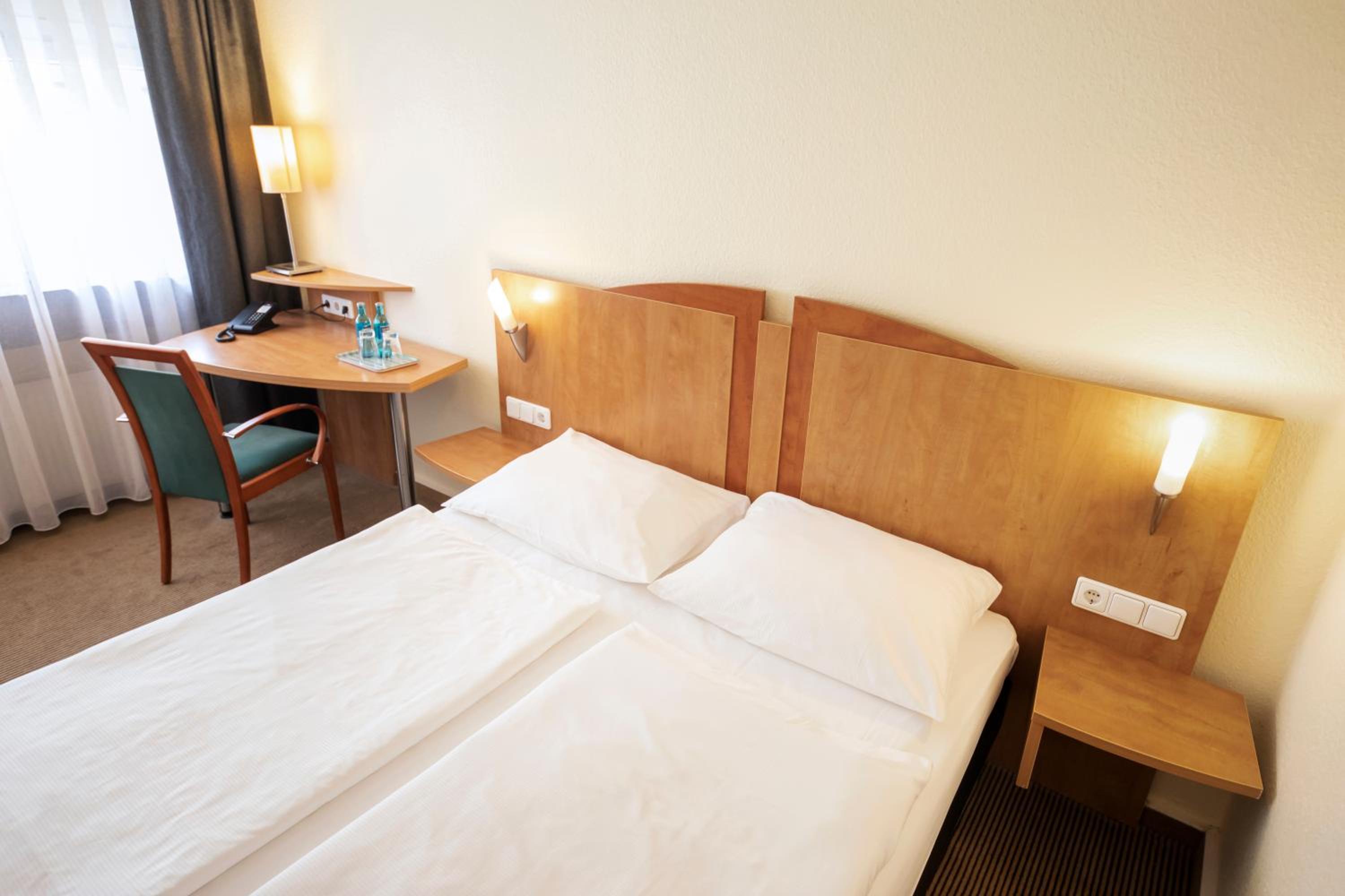 Economy Double Room - Photo 3