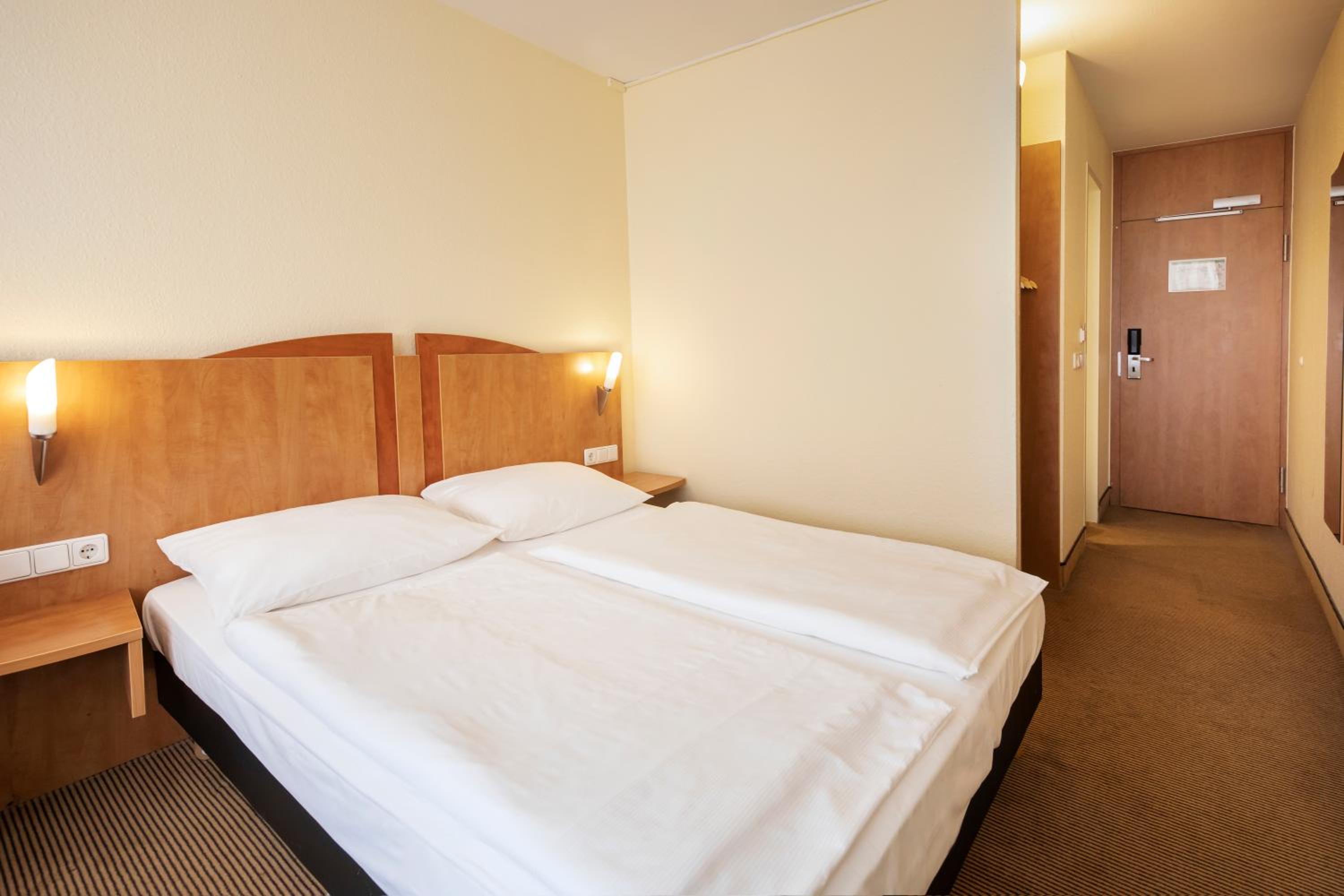 Economy Double Room - Photo 2