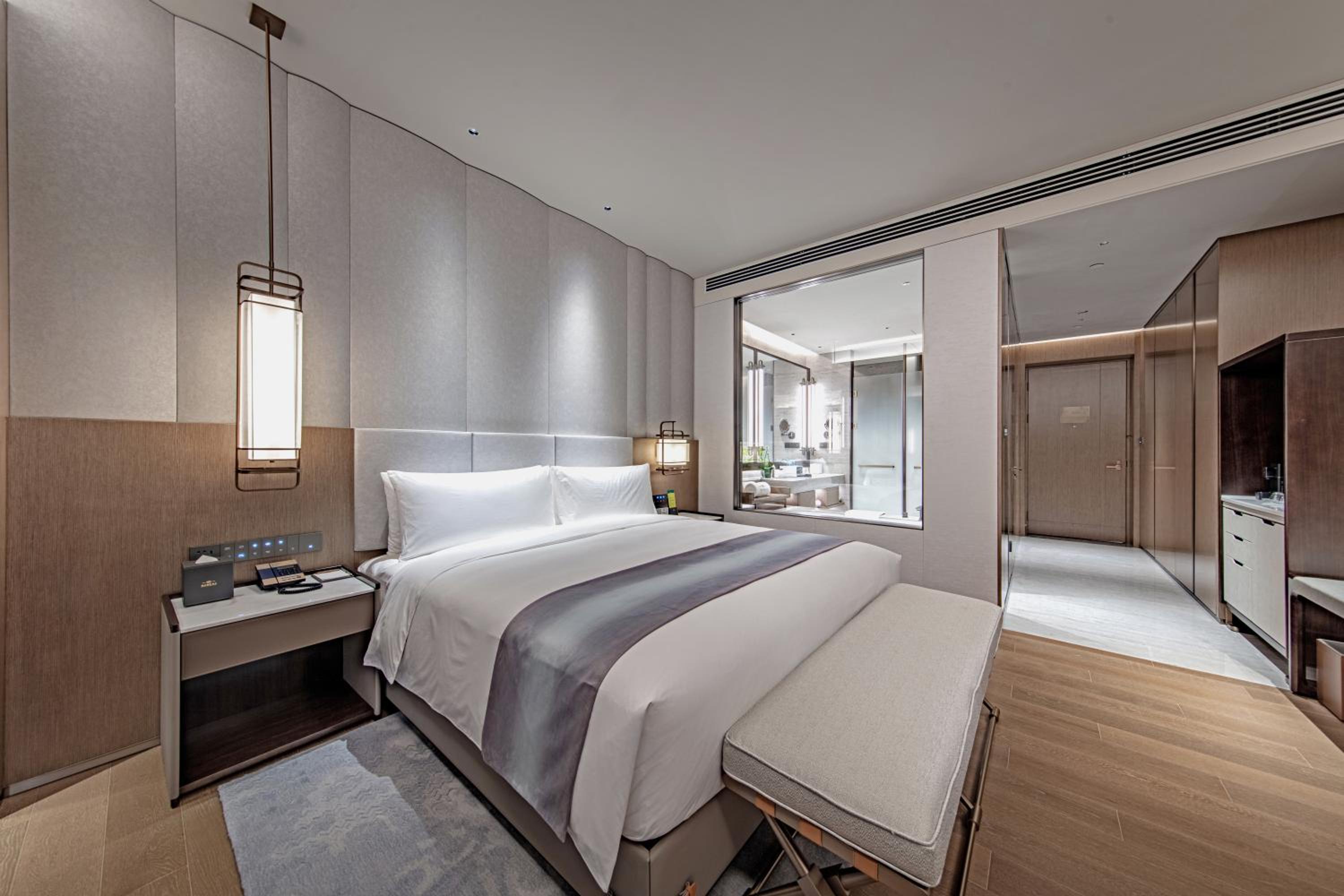 Business King Room photo 2