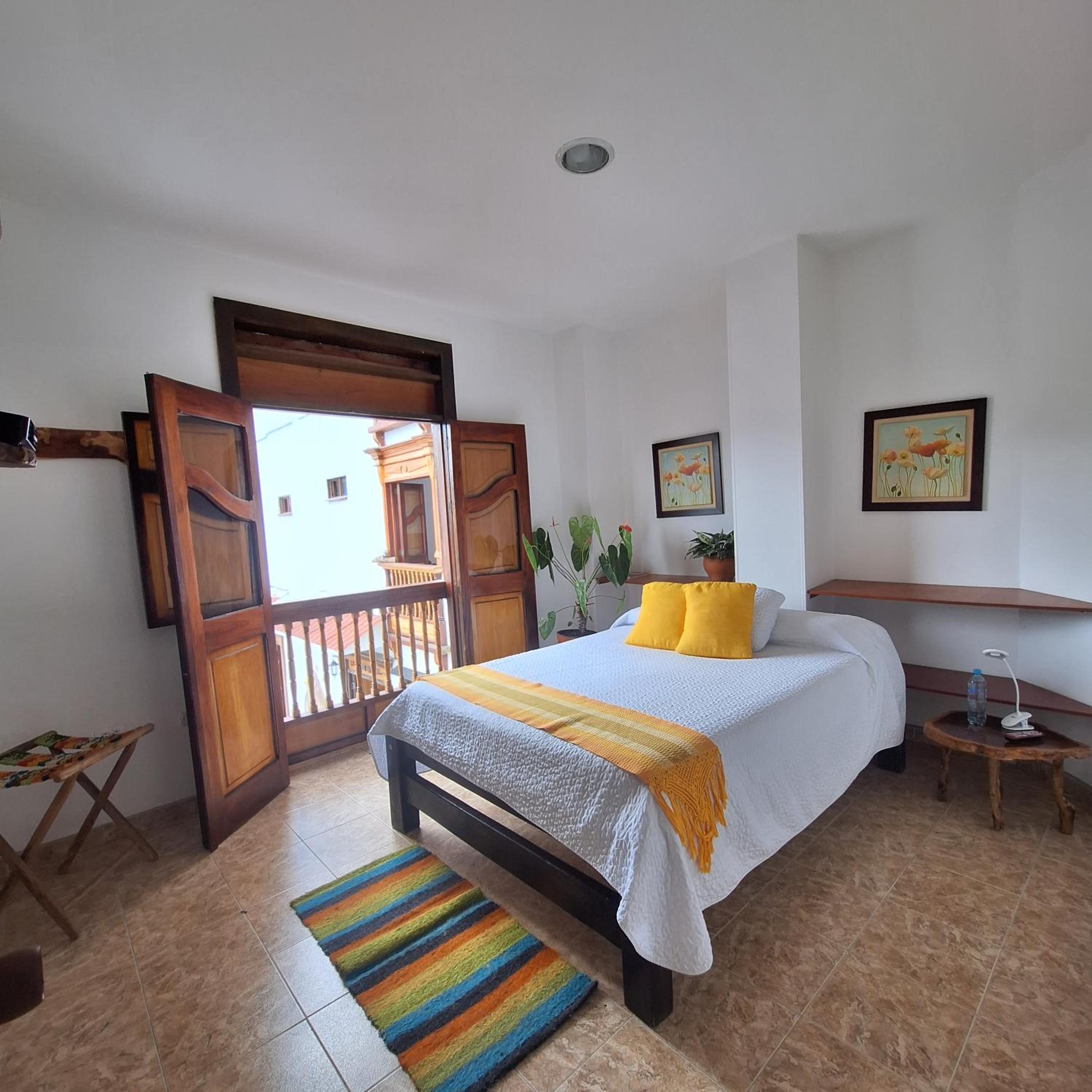 Large Double Room photo 2