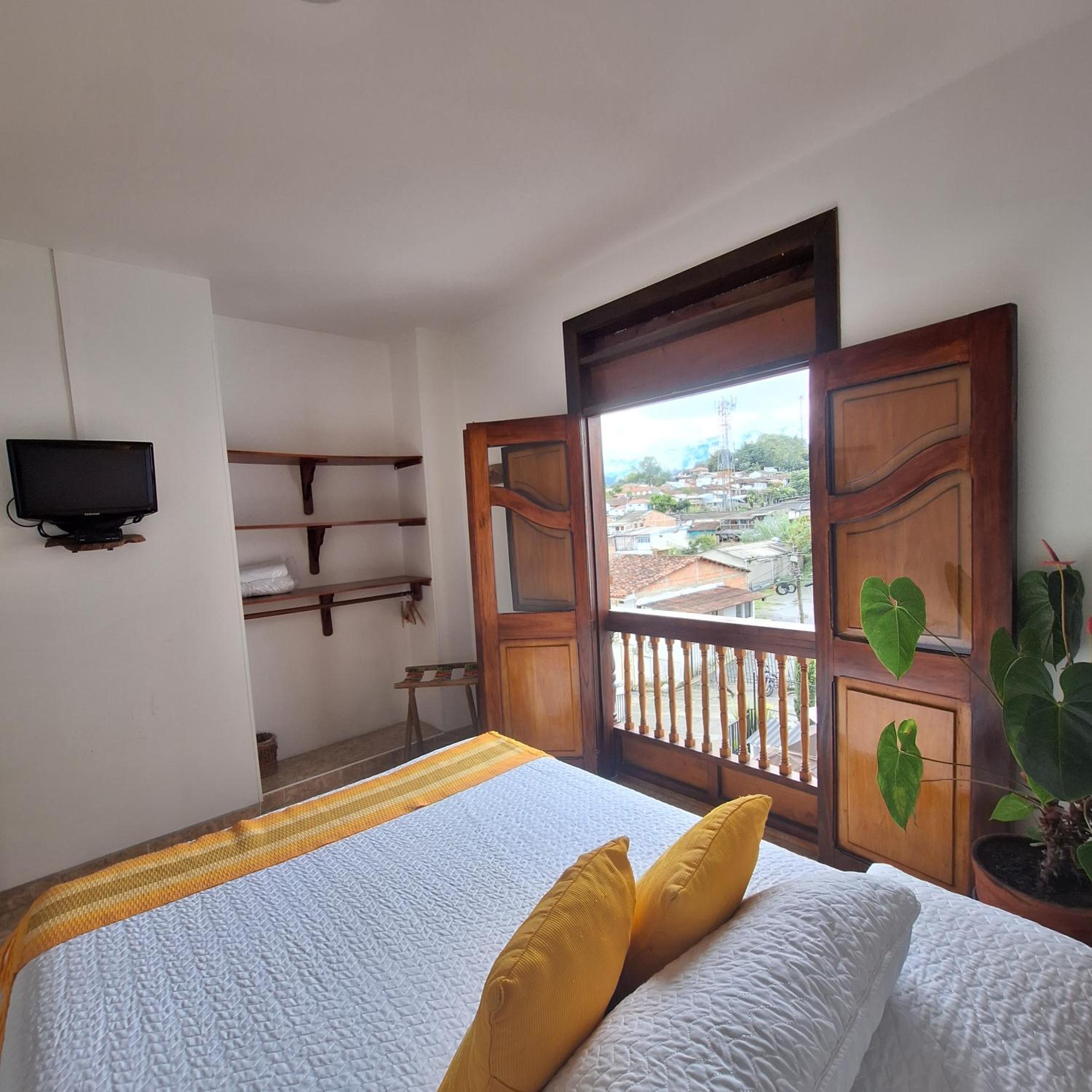 Large Double Room photo 3