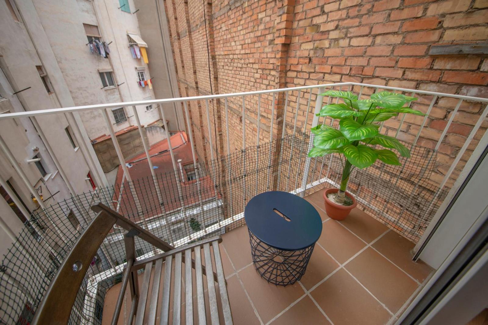 Apartment with Balcony photo 3