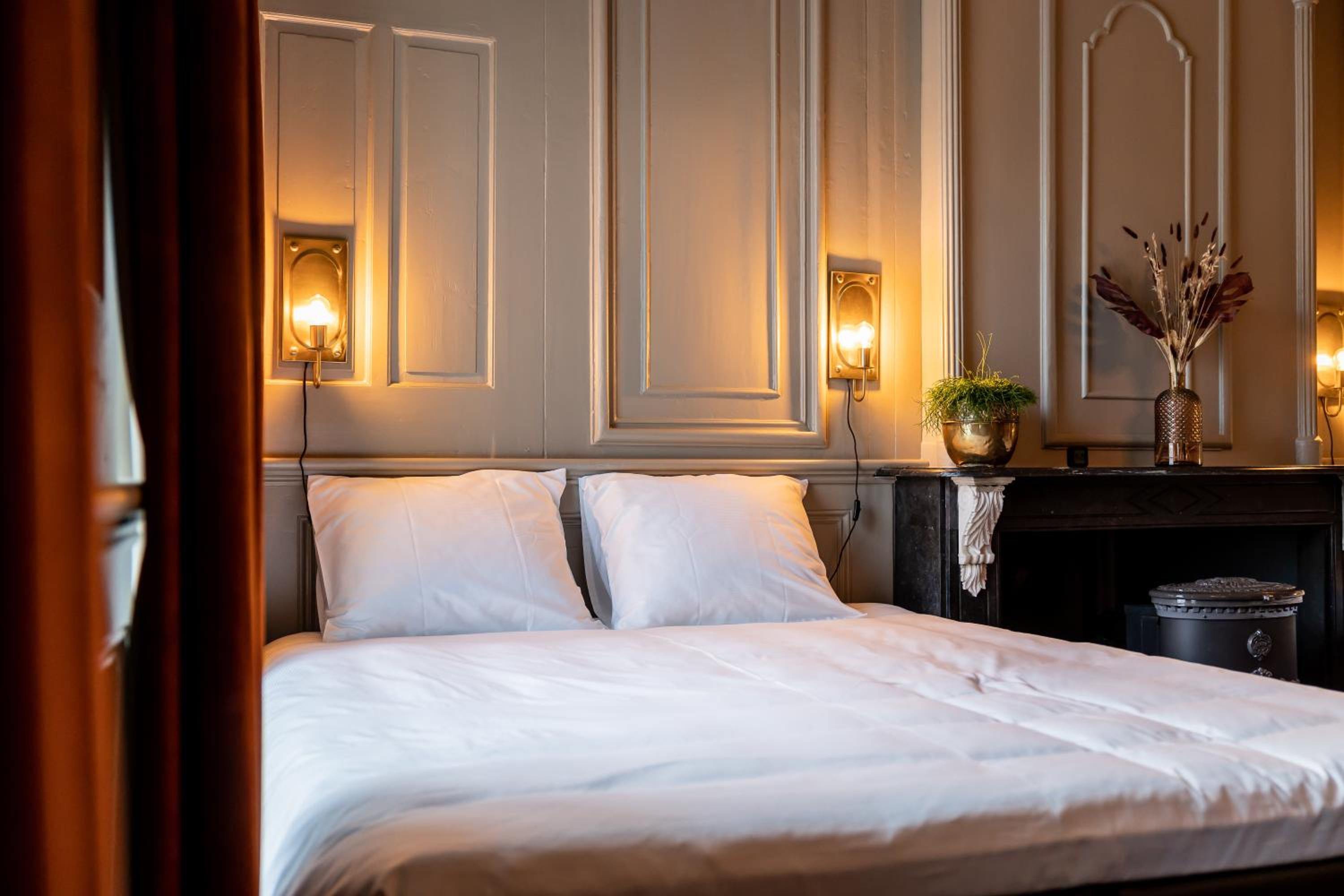 Deluxe King Room photo 1
