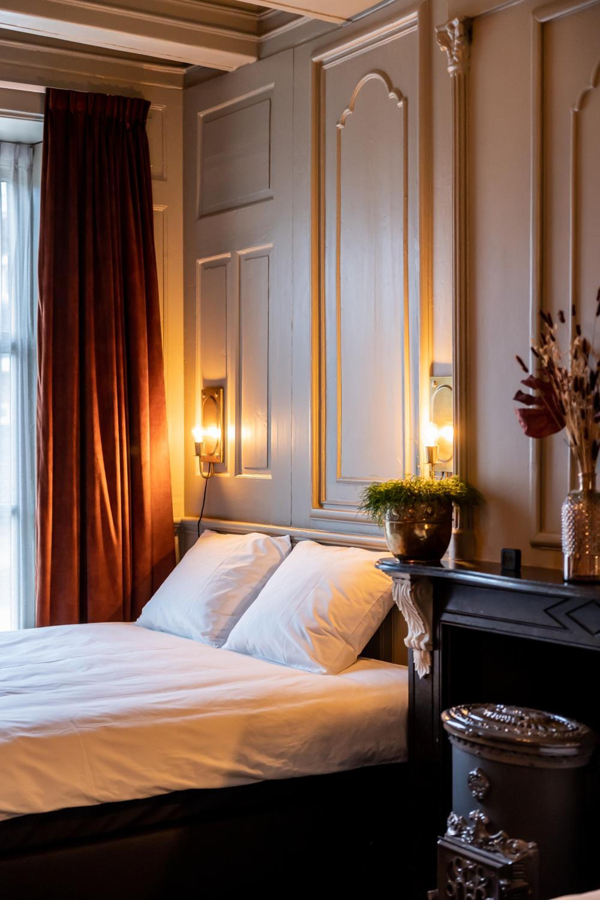 Deluxe King Room photo 2
