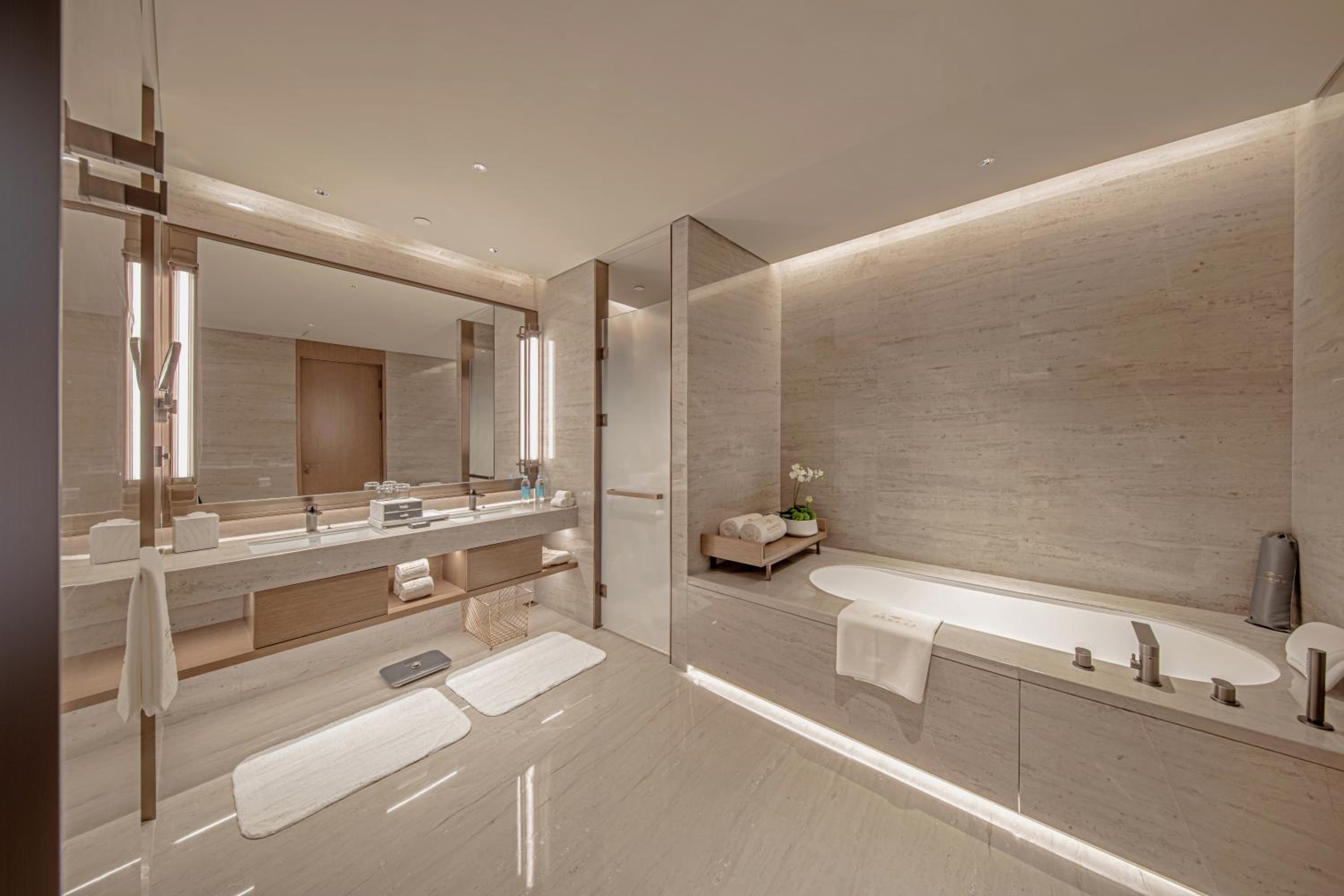 Business Suite photo 3