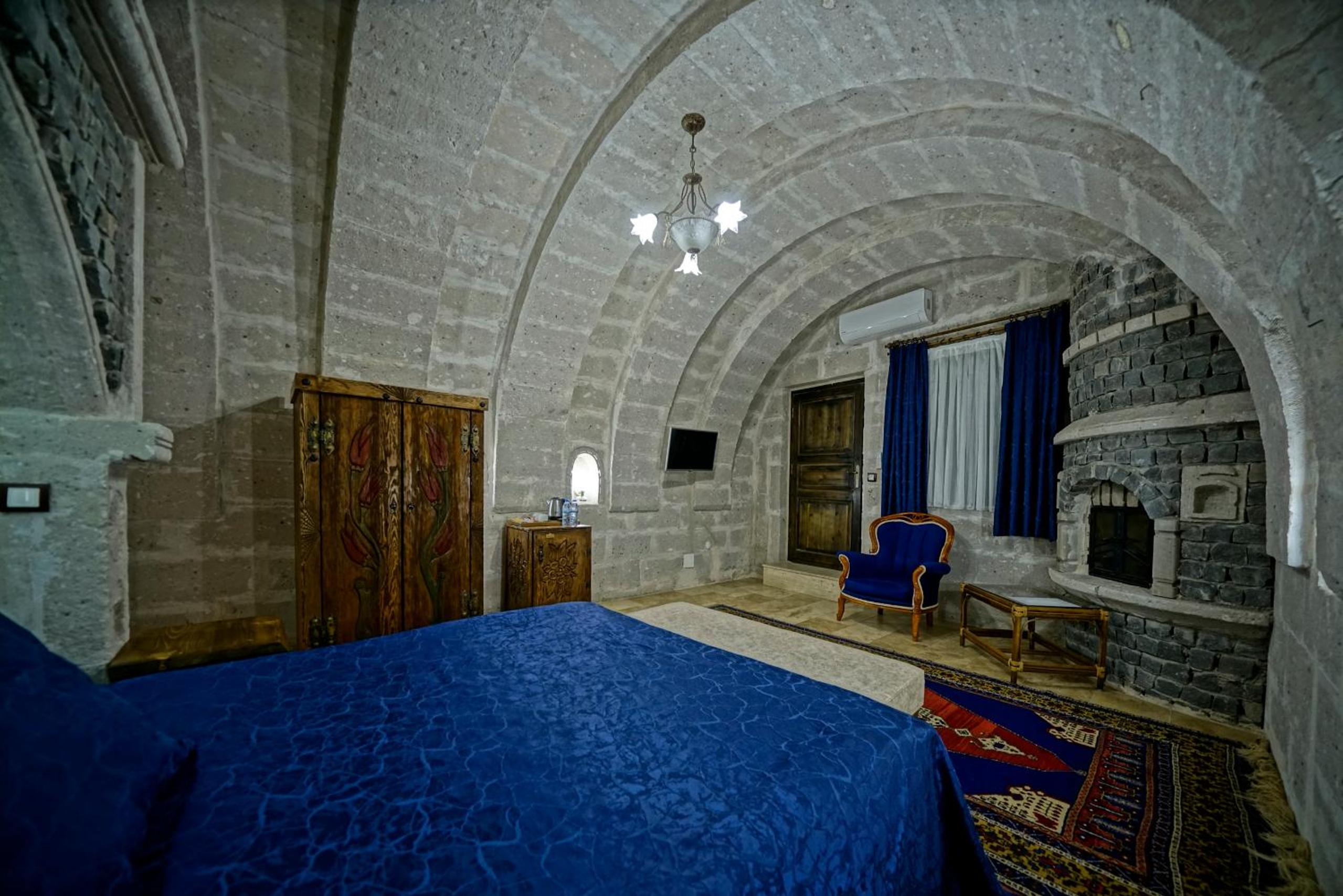 Double Arch stone Room  - Photo 4