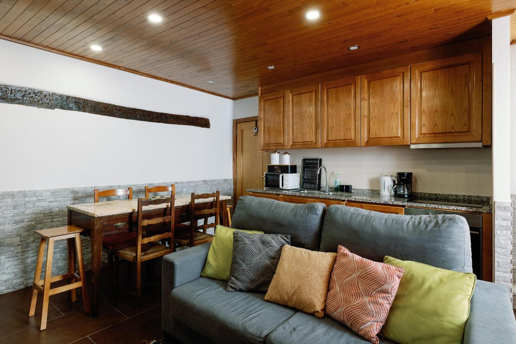 One-Bedroom Apartment - Photo 16