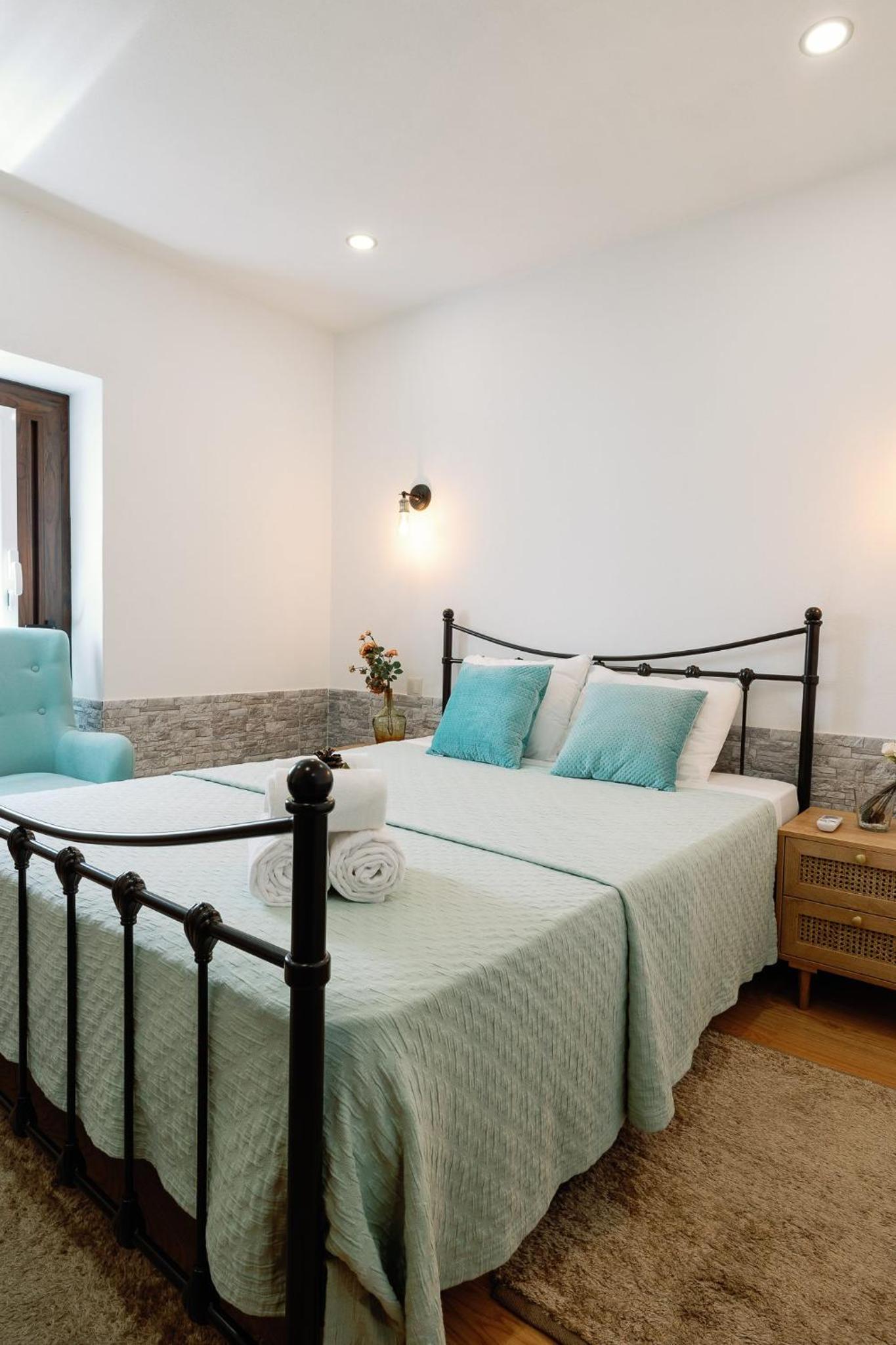 One-Bedroom Apartment - Photo 15