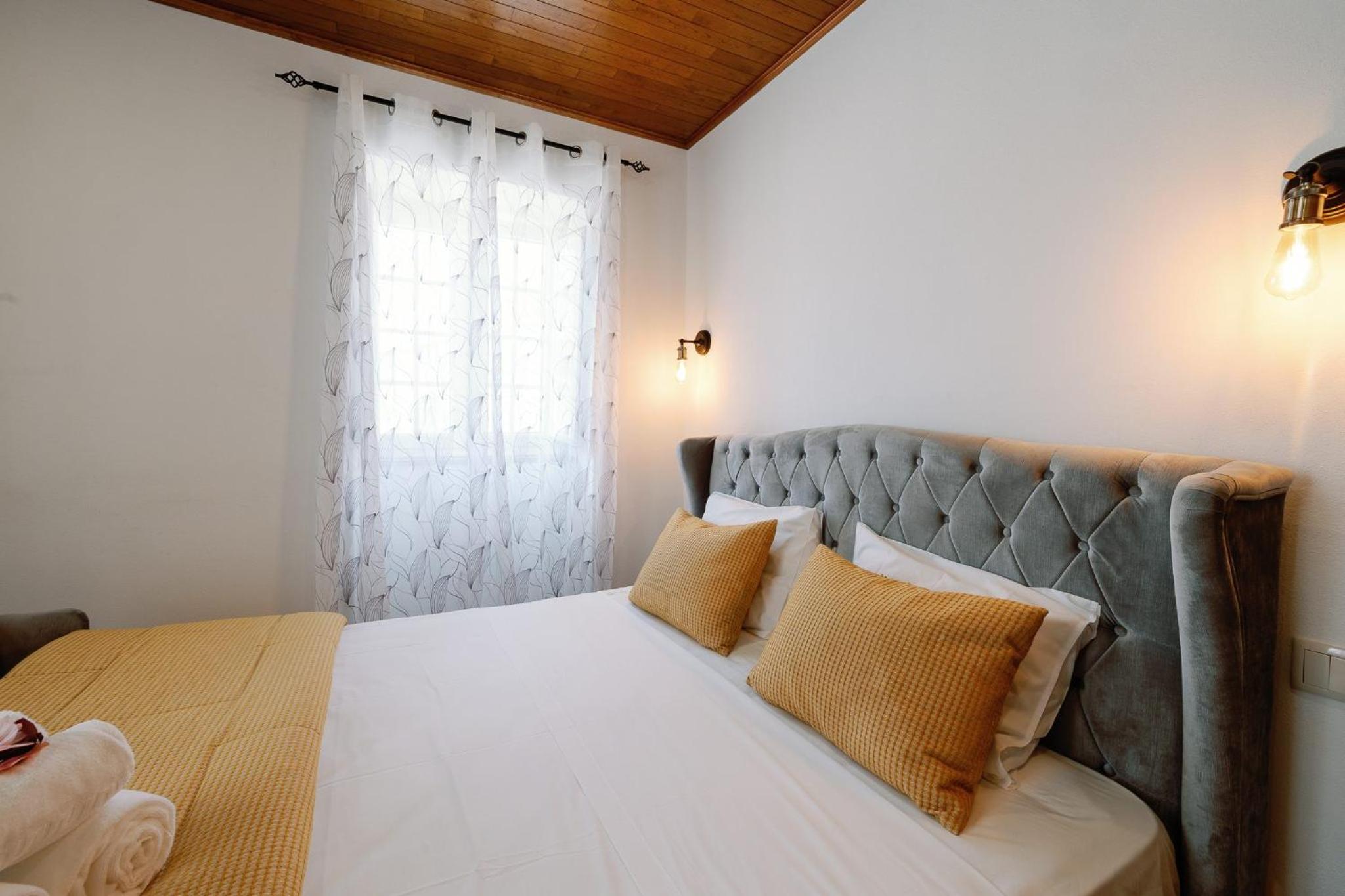 Apartment - Split Level - Photo 5