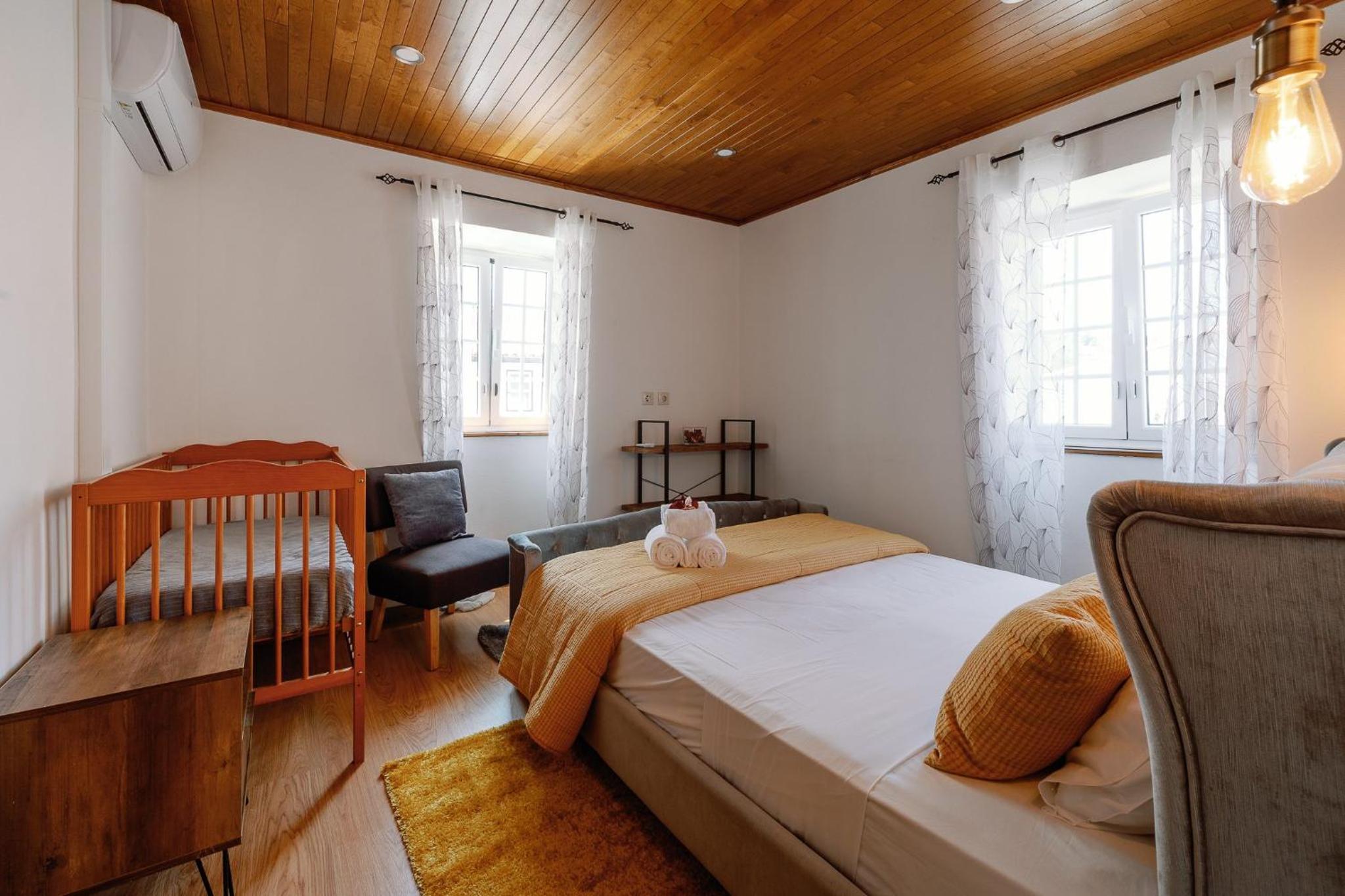 Apartment - Split Level - Photo 1