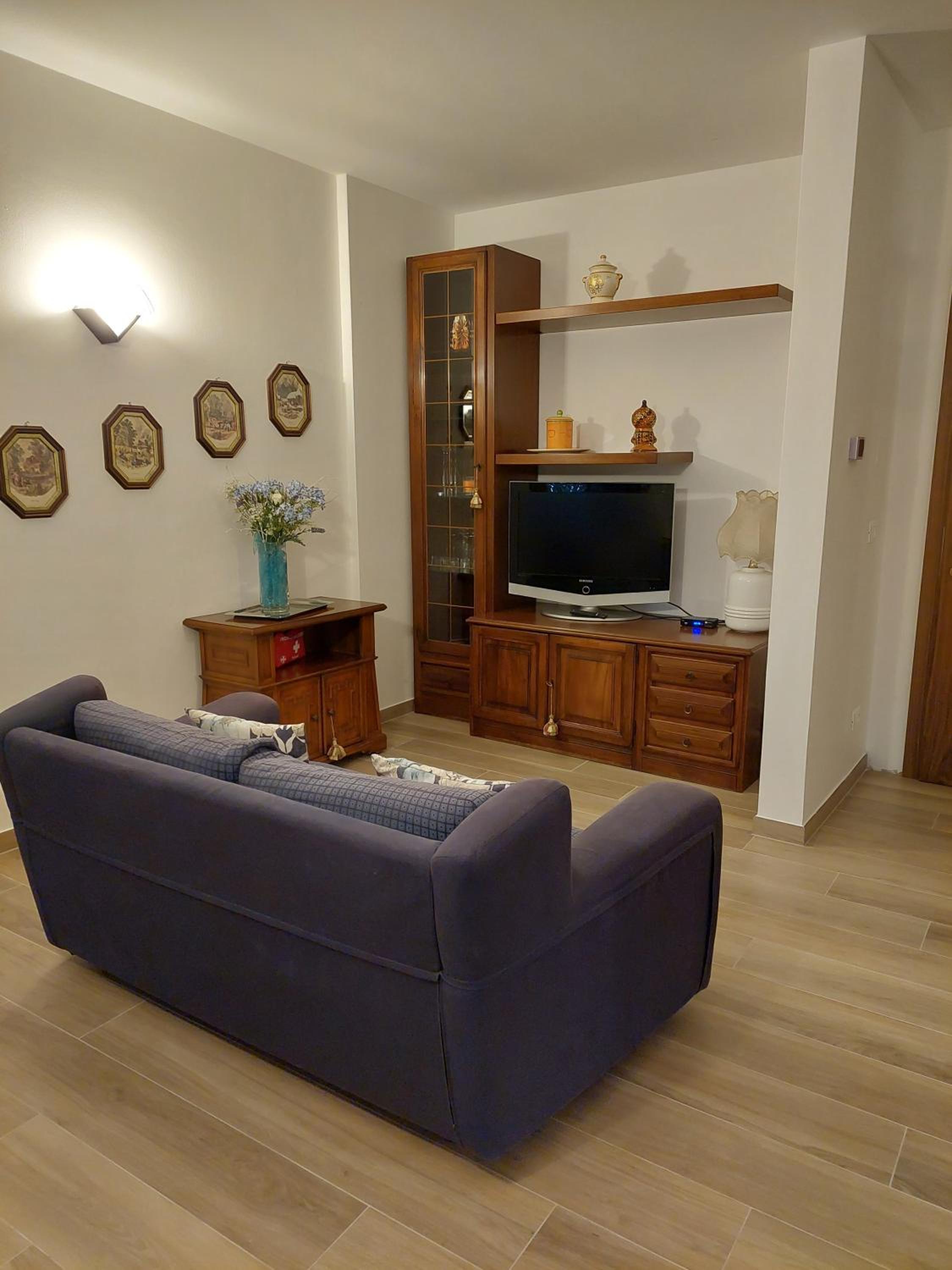 Two-Bedroom Deluxe Apartment with Garden View