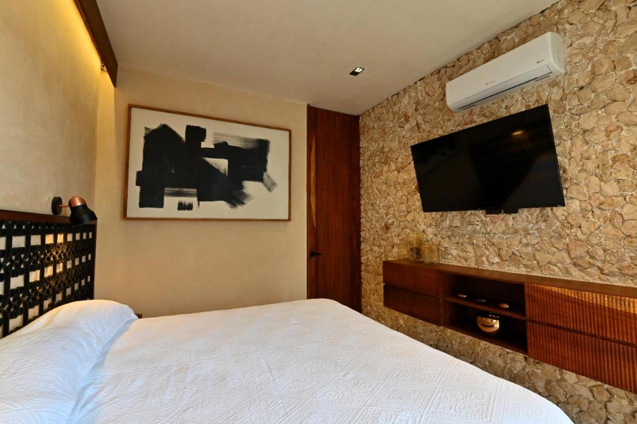 Standard King Room photo 1