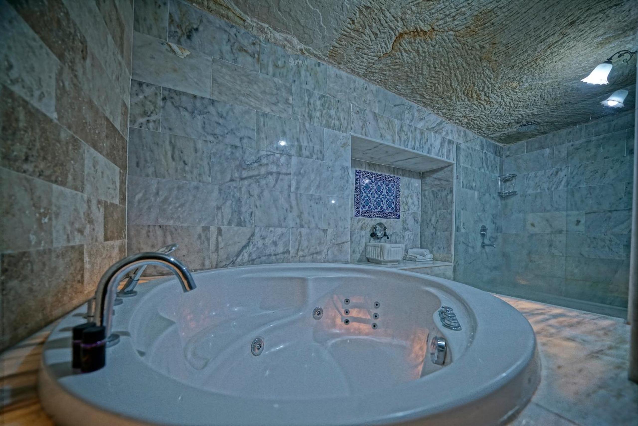 Sultan Cave Suite - Photo 32