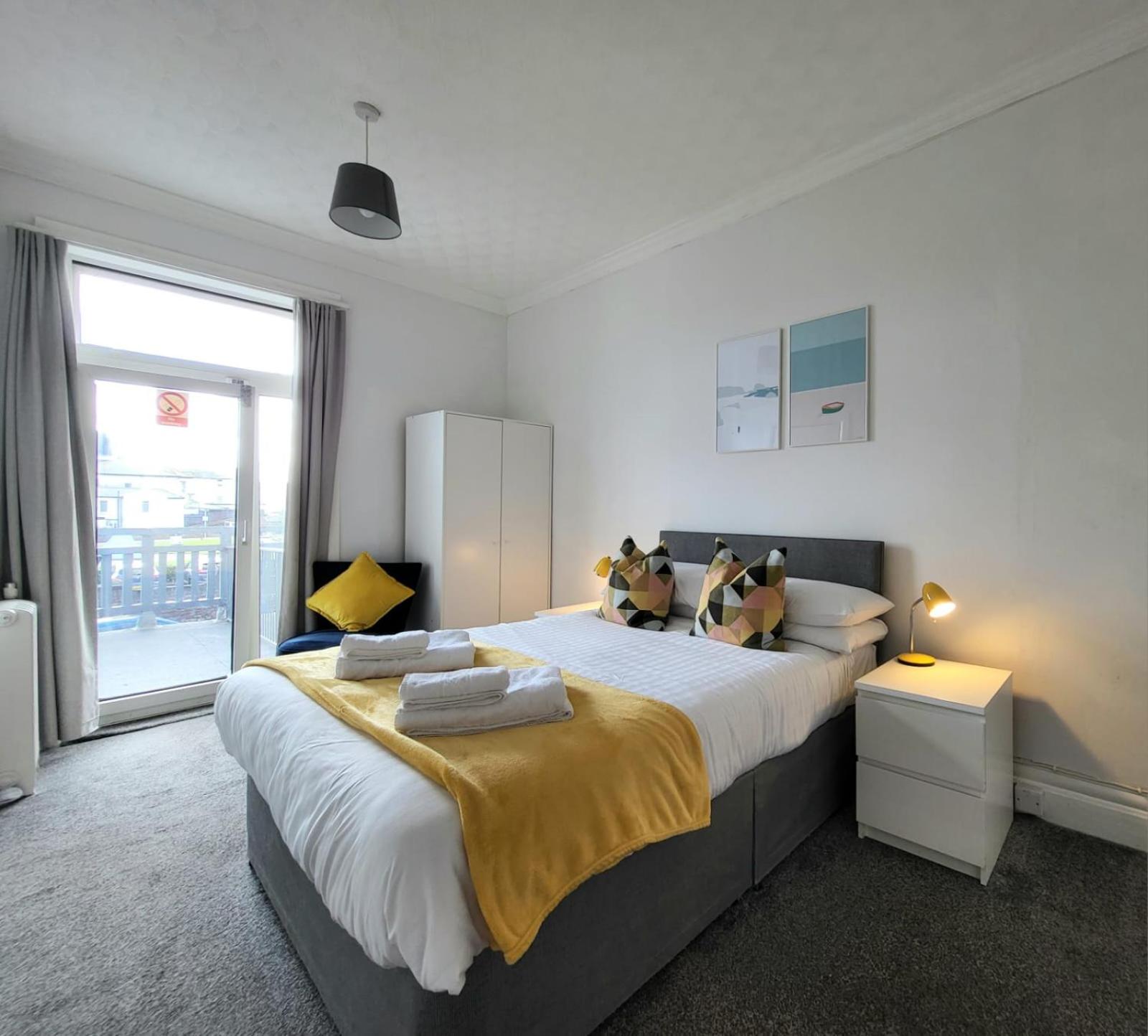 Double Room with Balcony - Photo 1