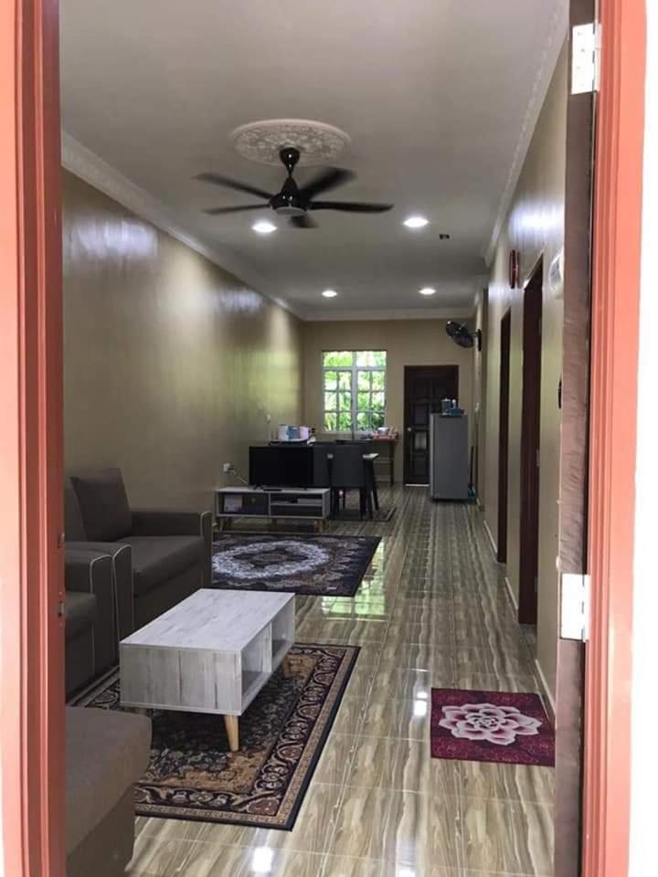 Three-Bedroom House photo 2