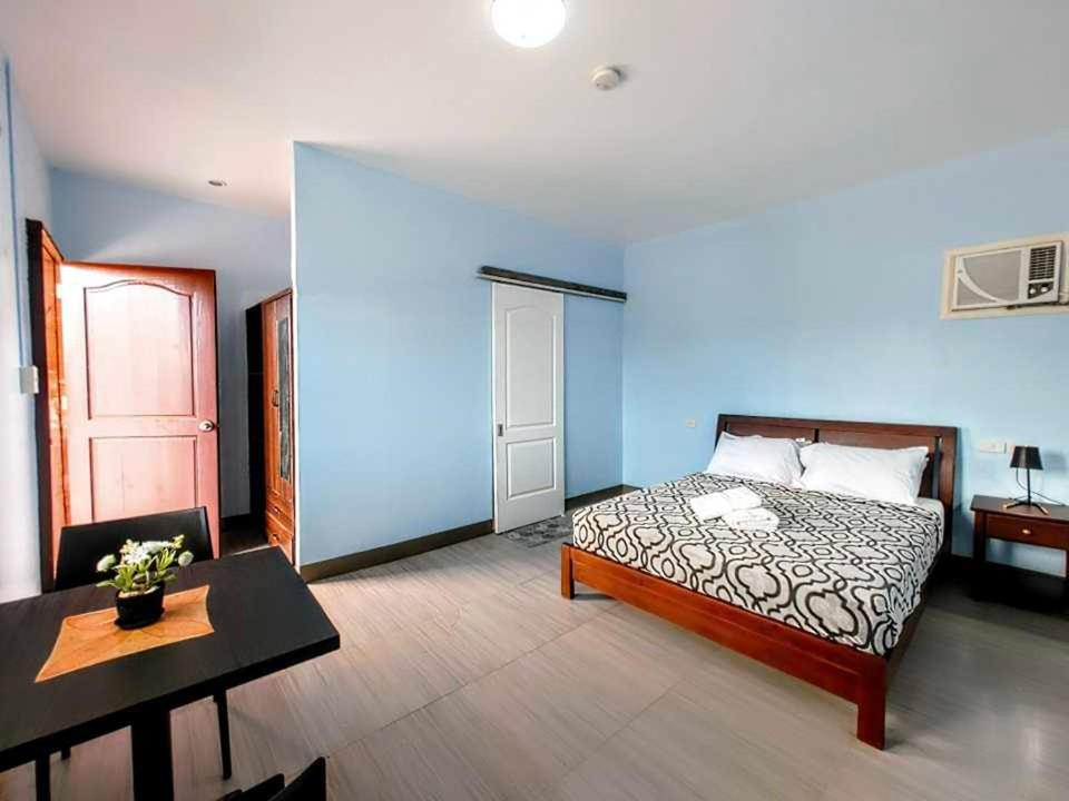 Deluxe Queen Room photo 2