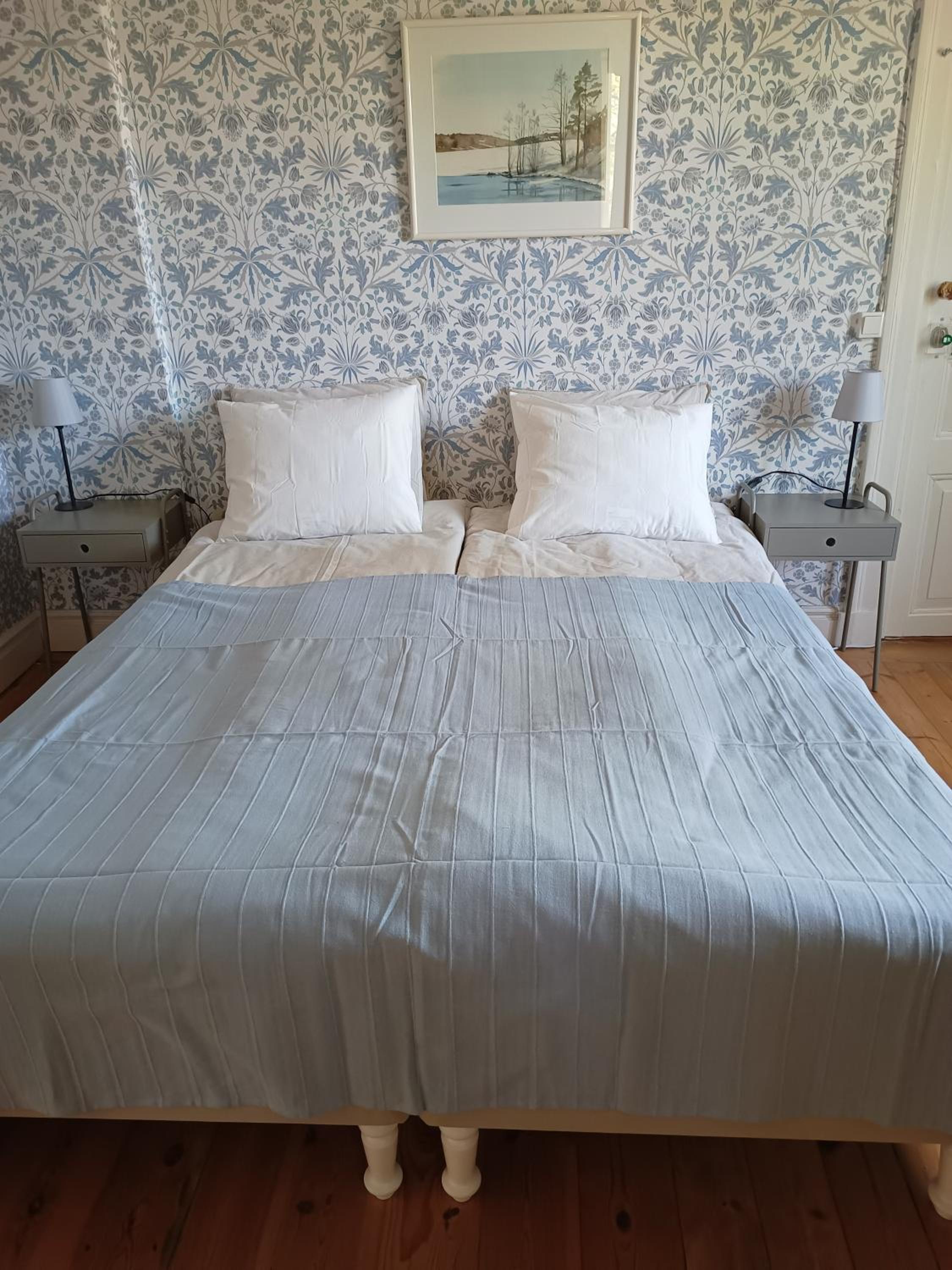 Double or Twin Room with Shared Bathroom photo 1