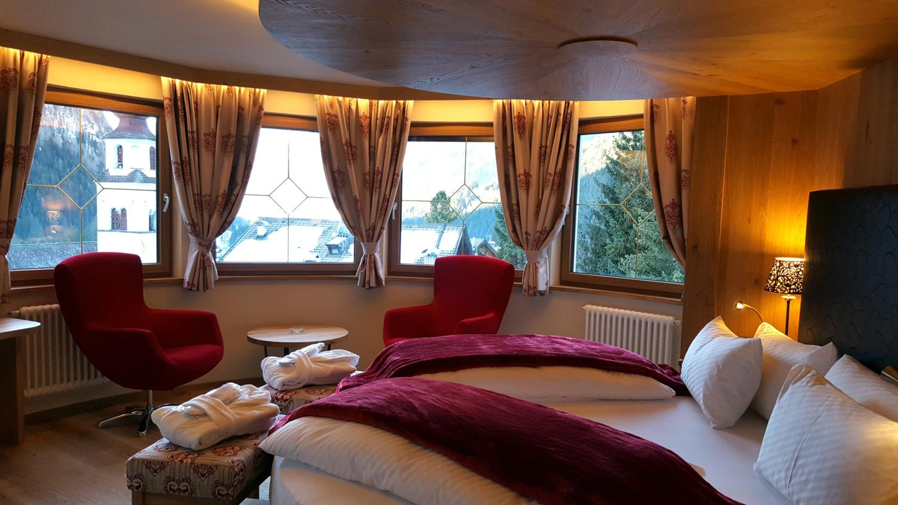 Suite with Mountain View