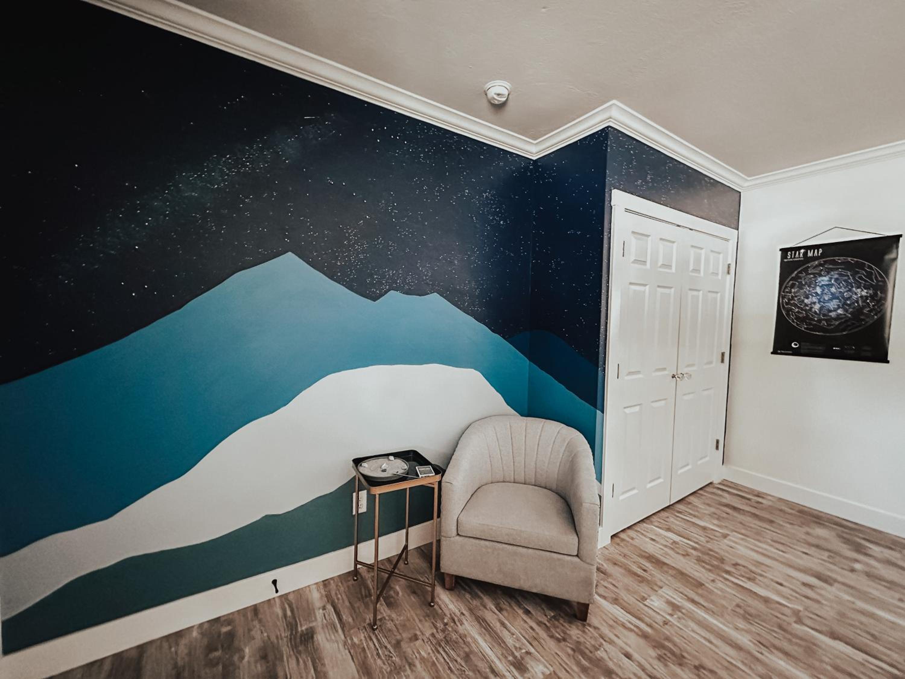 Standard King Room photo 1