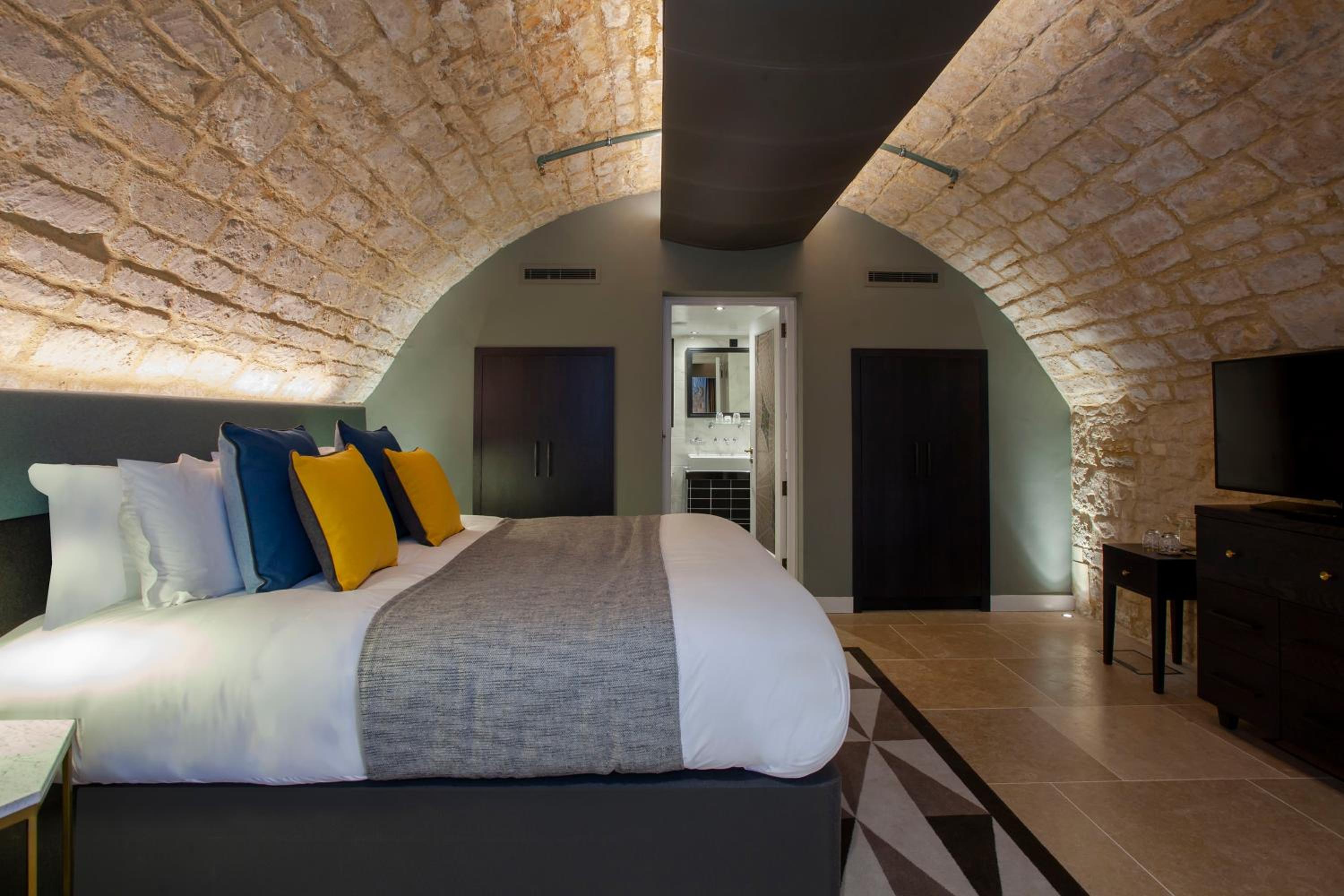 Premium Vault Room photo 1
