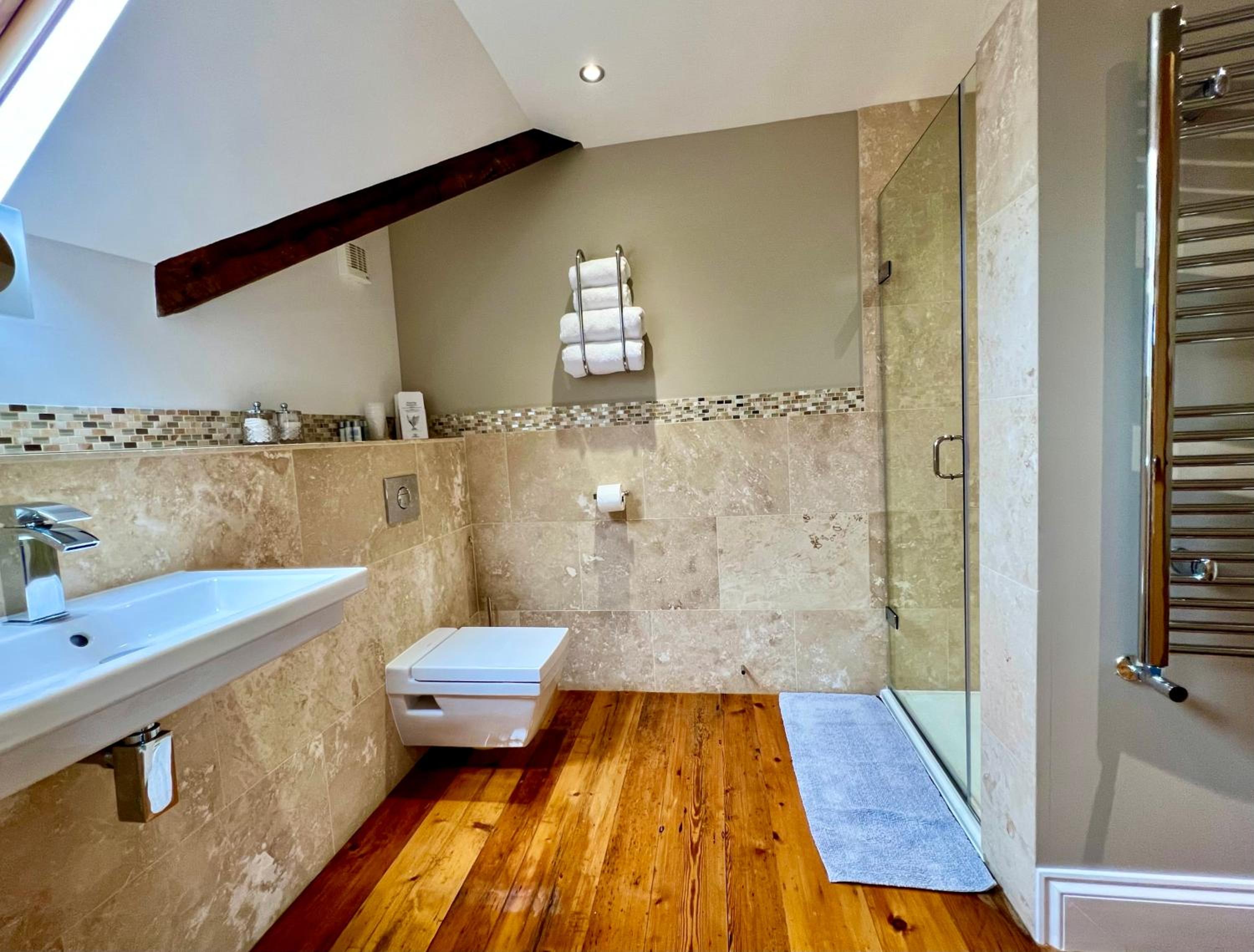 Deluxe King Suite photo 2