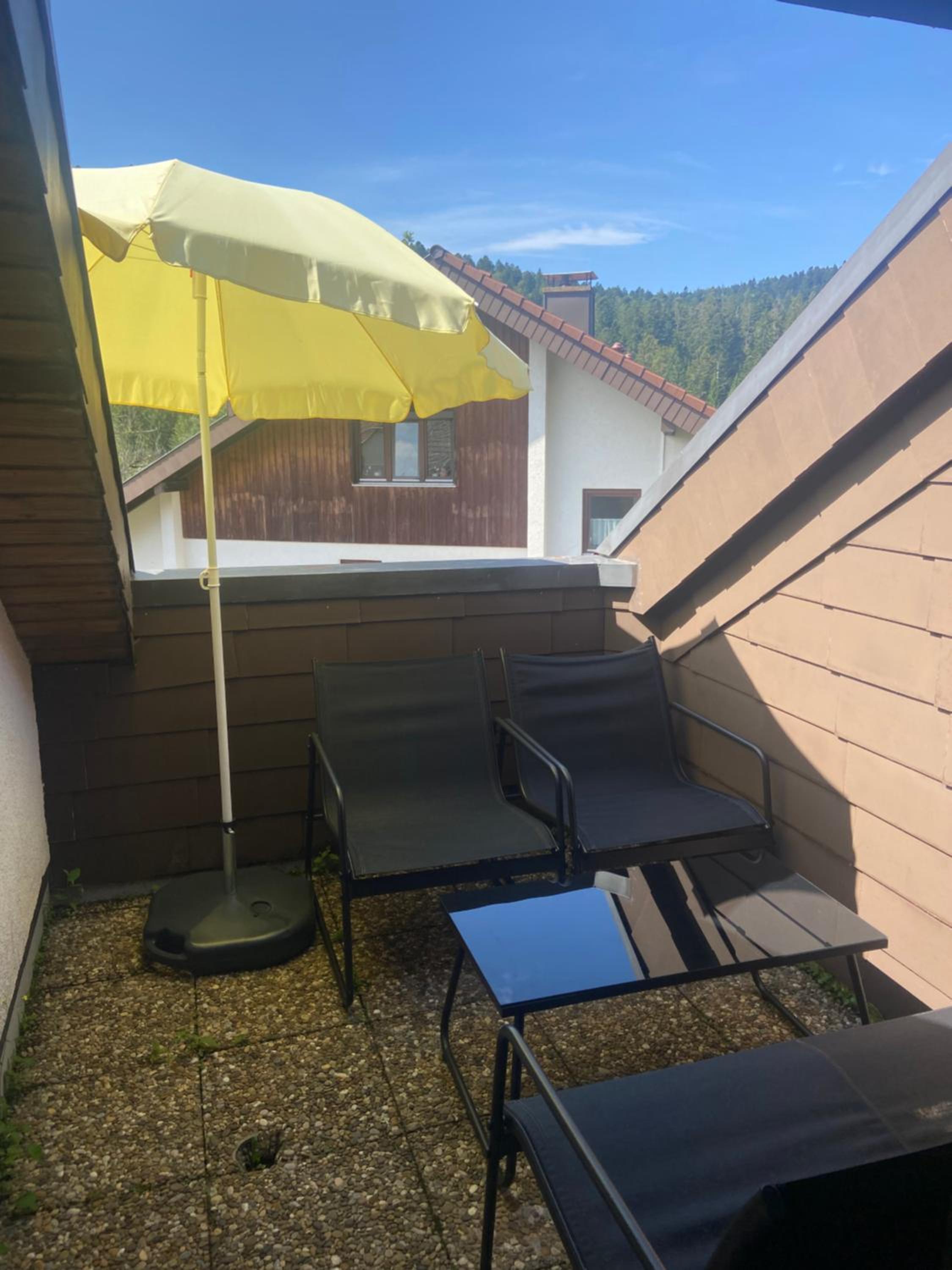 Apartment with Balcony - Photo 14