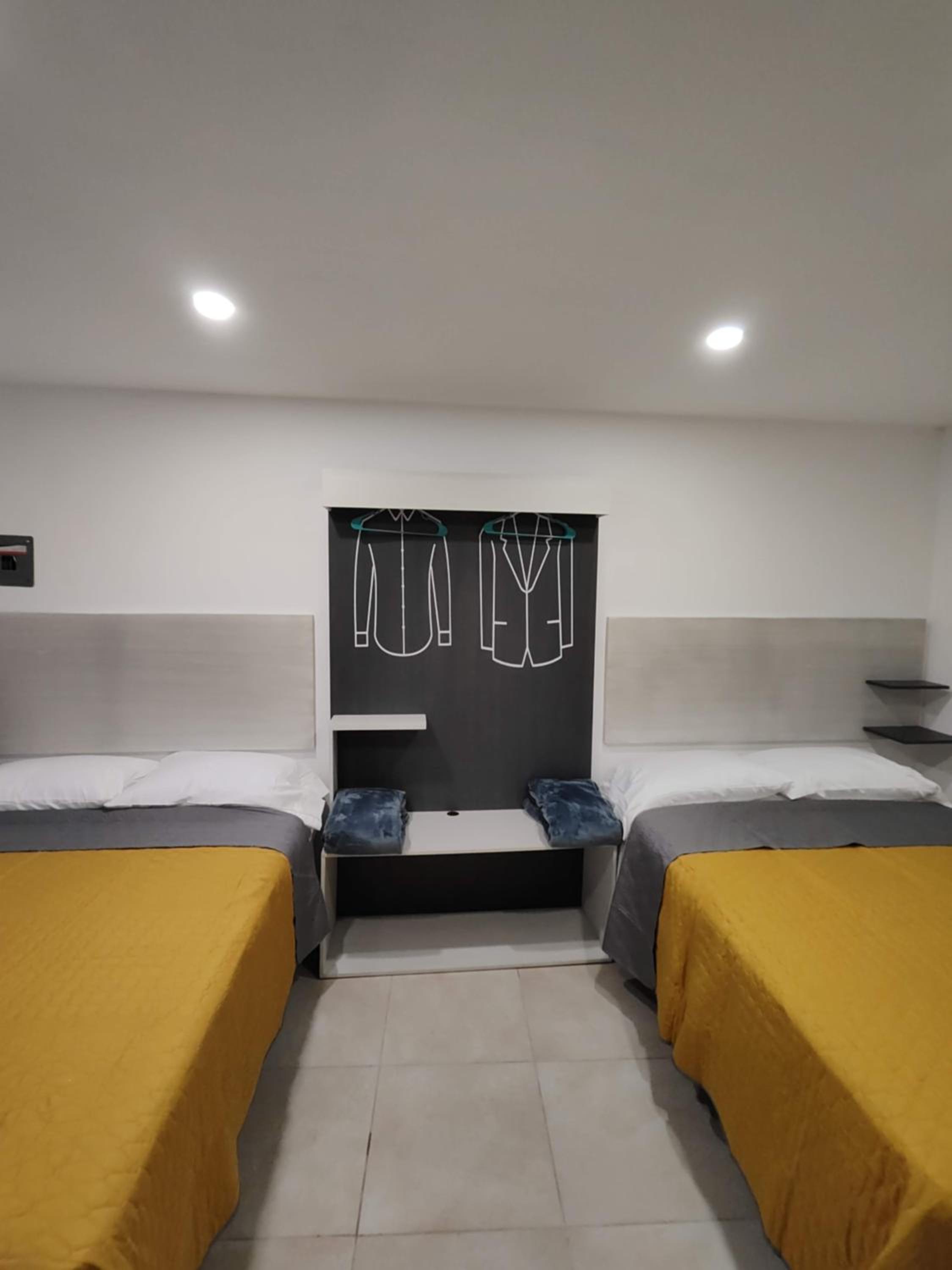 Quadruple Room with Bathroom photo 2