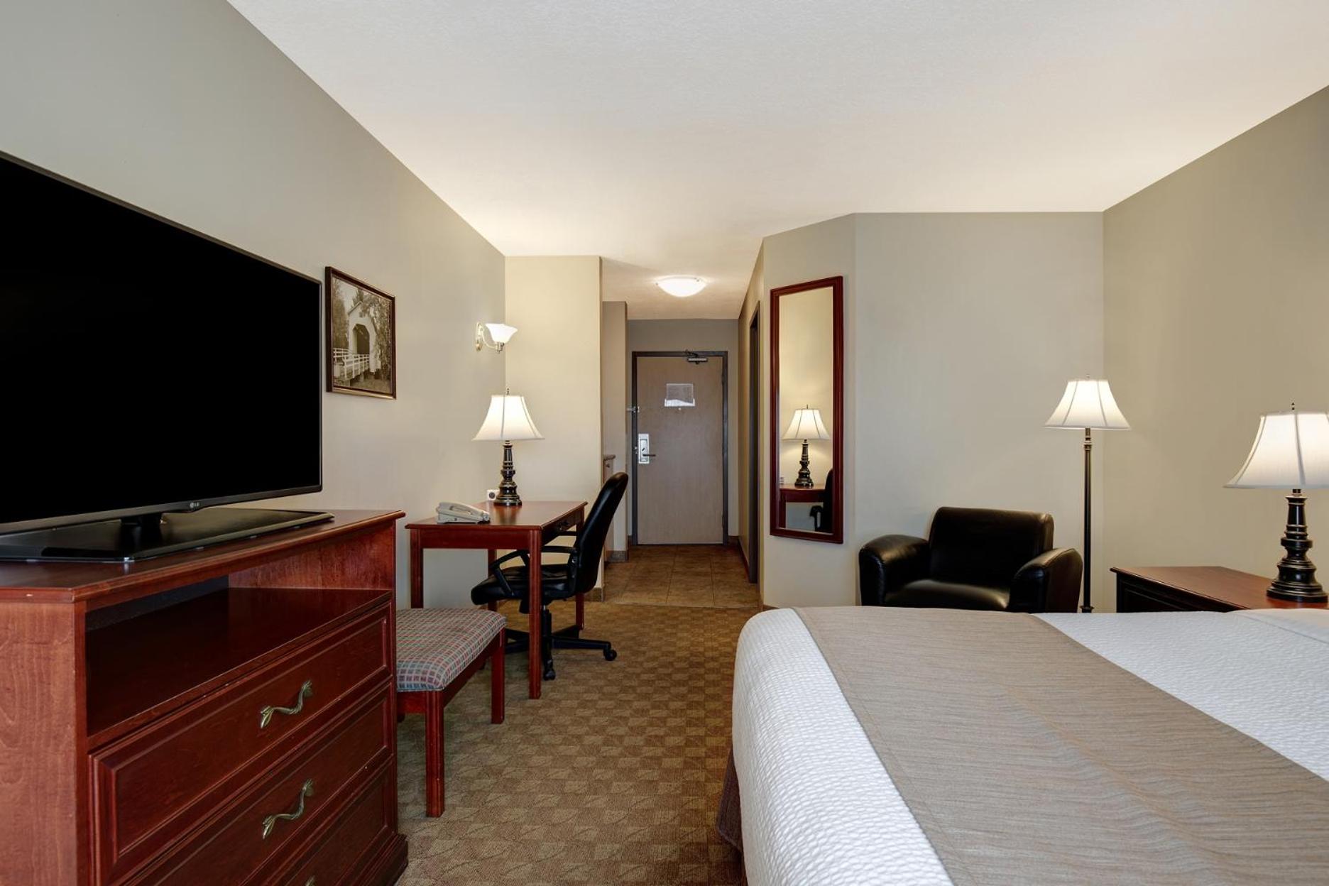 King Room - Non-Smoking - Photo 1