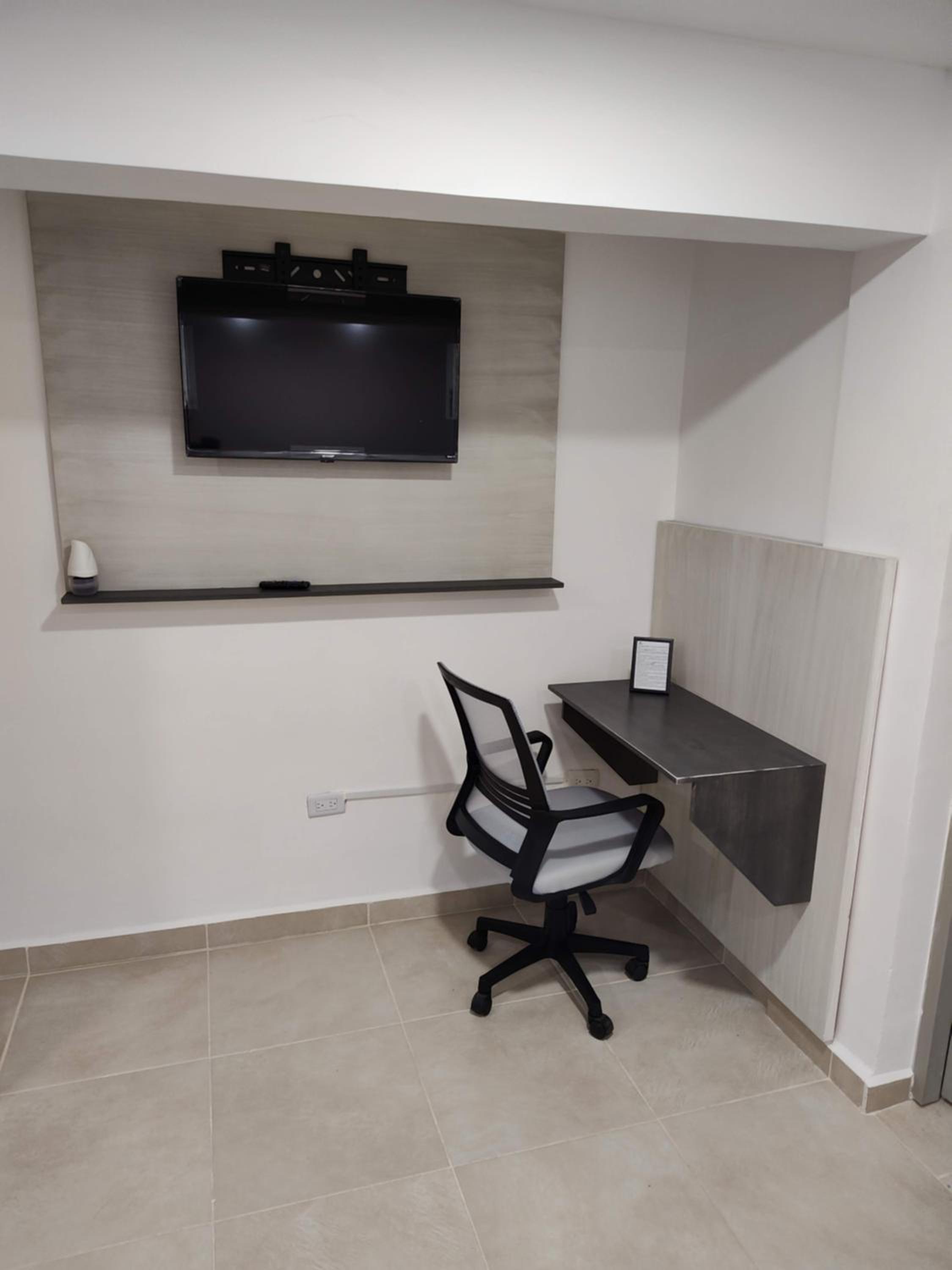 Triple Room with Private Bathroom photo 2