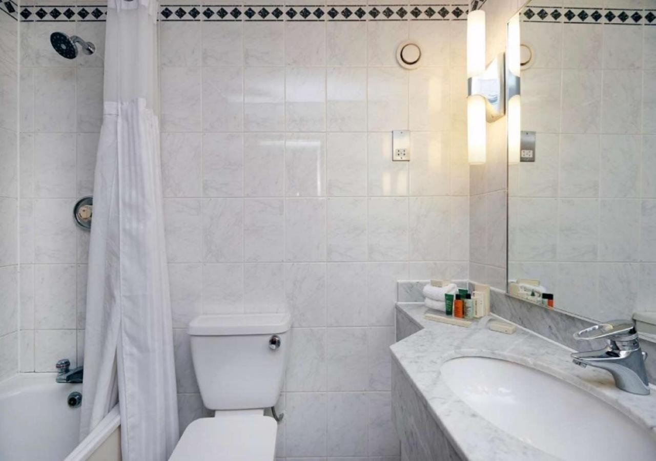 Twin Room - Photo 4