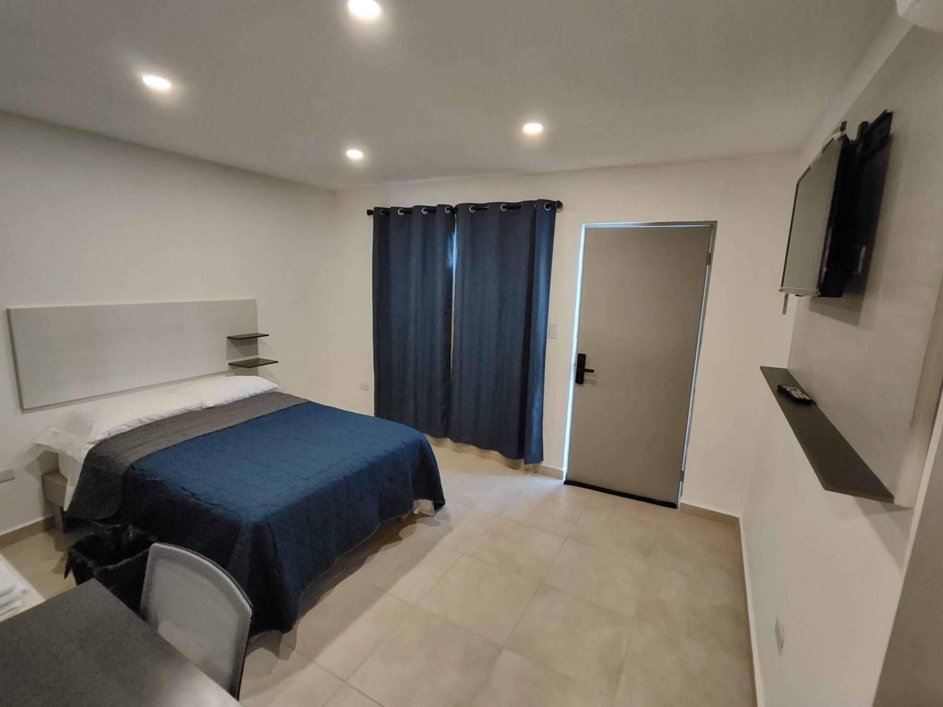 Double Room with Private Bathroom photo 1