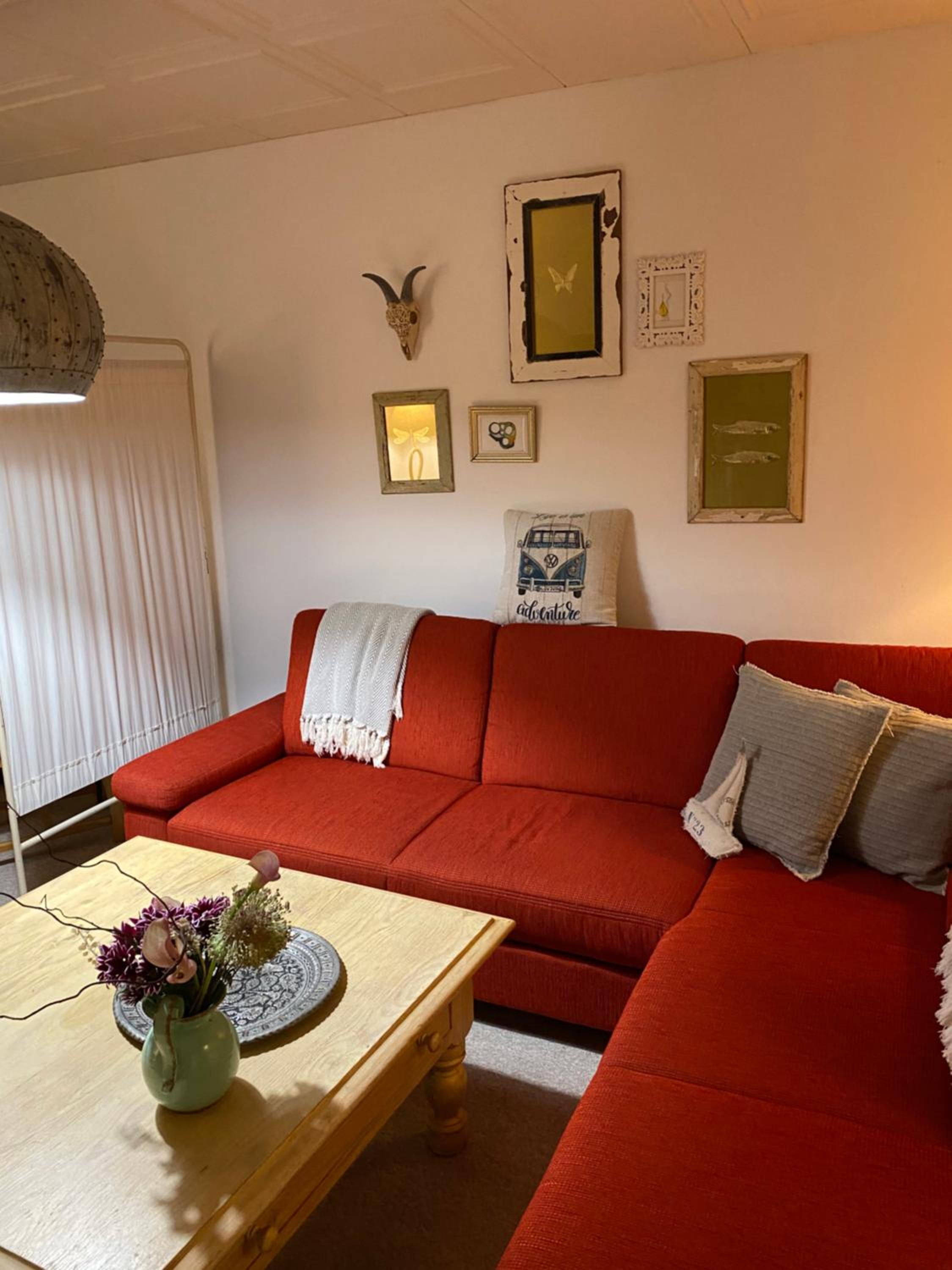 Standard Double Room with Shared Bathroom thumbnail 5