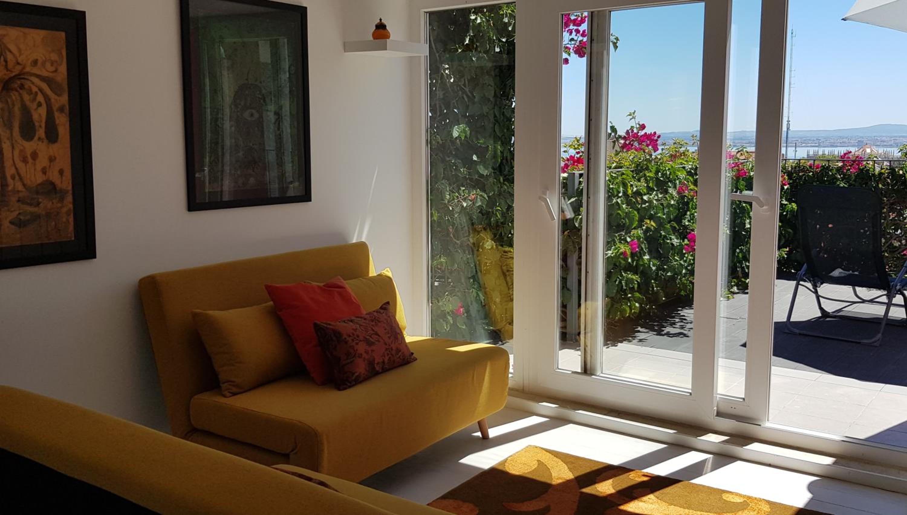 Apartment with Sea View - Photo 2