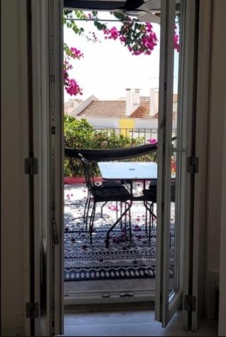 Apartment with Sea View - Photo 6