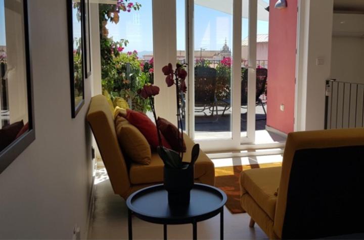 Apartment with Sea View - Photo 4