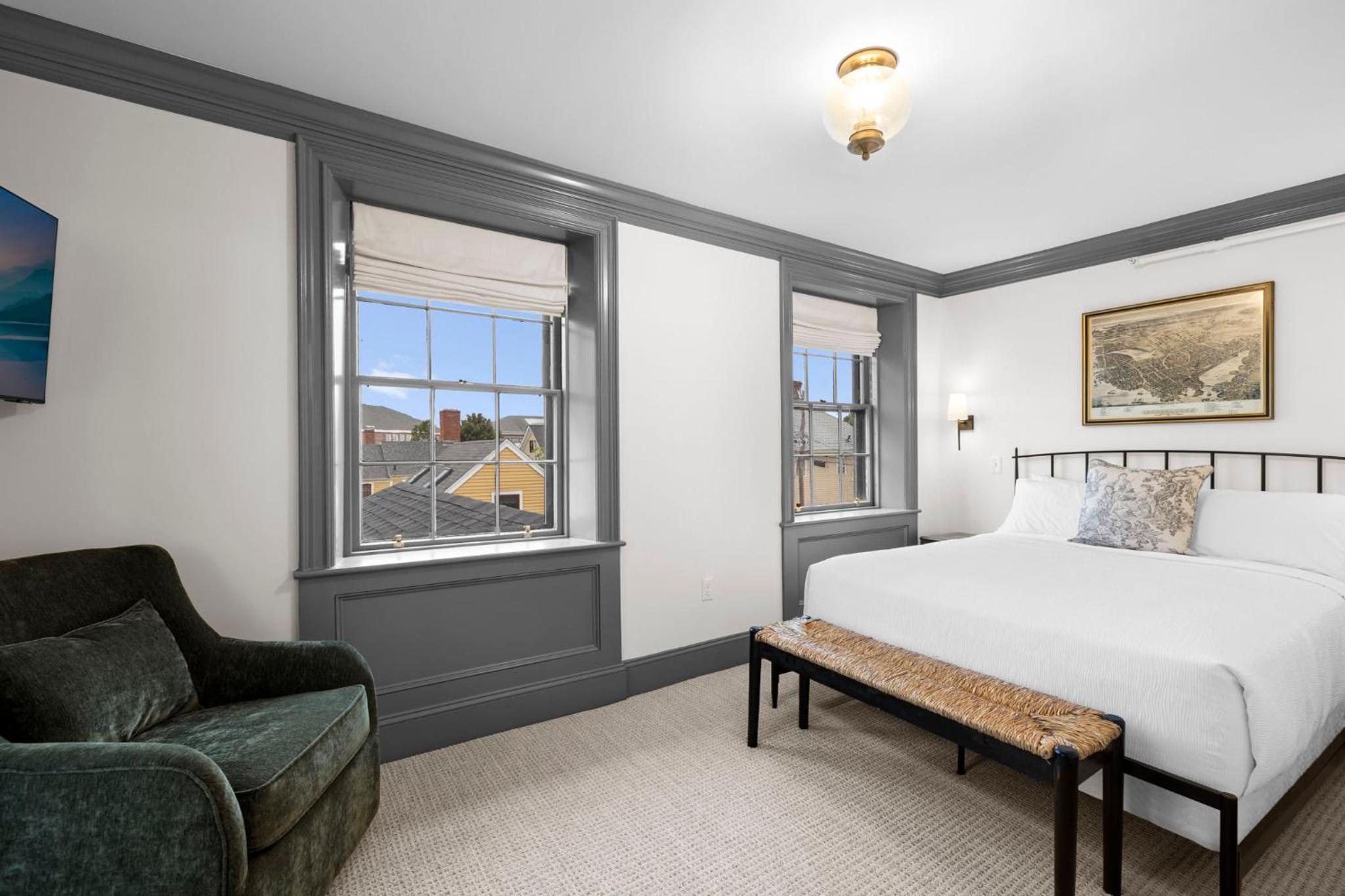 Two-Bedroom Suite - Photo 4
