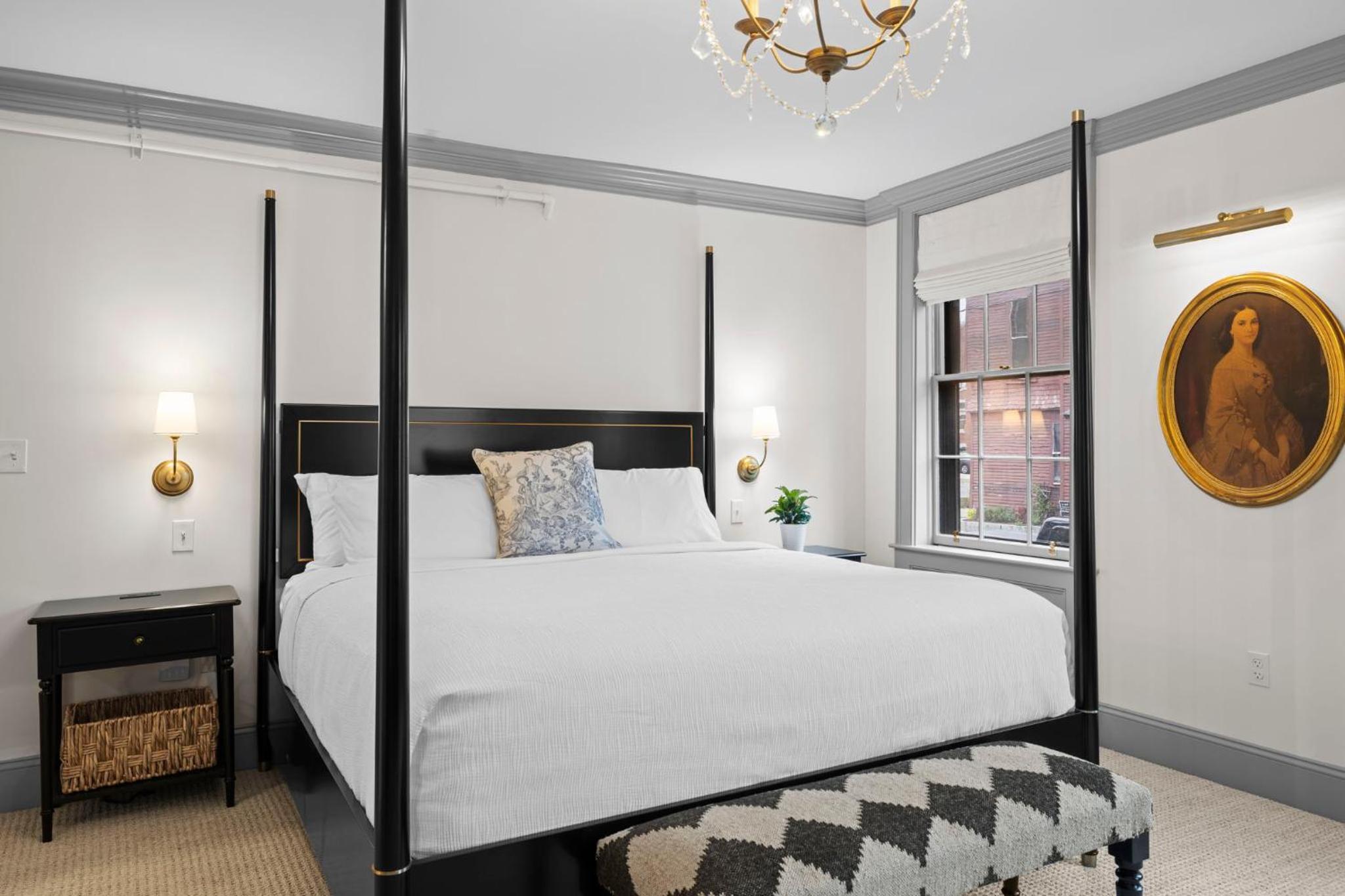 Superior King Suite - Photo 1