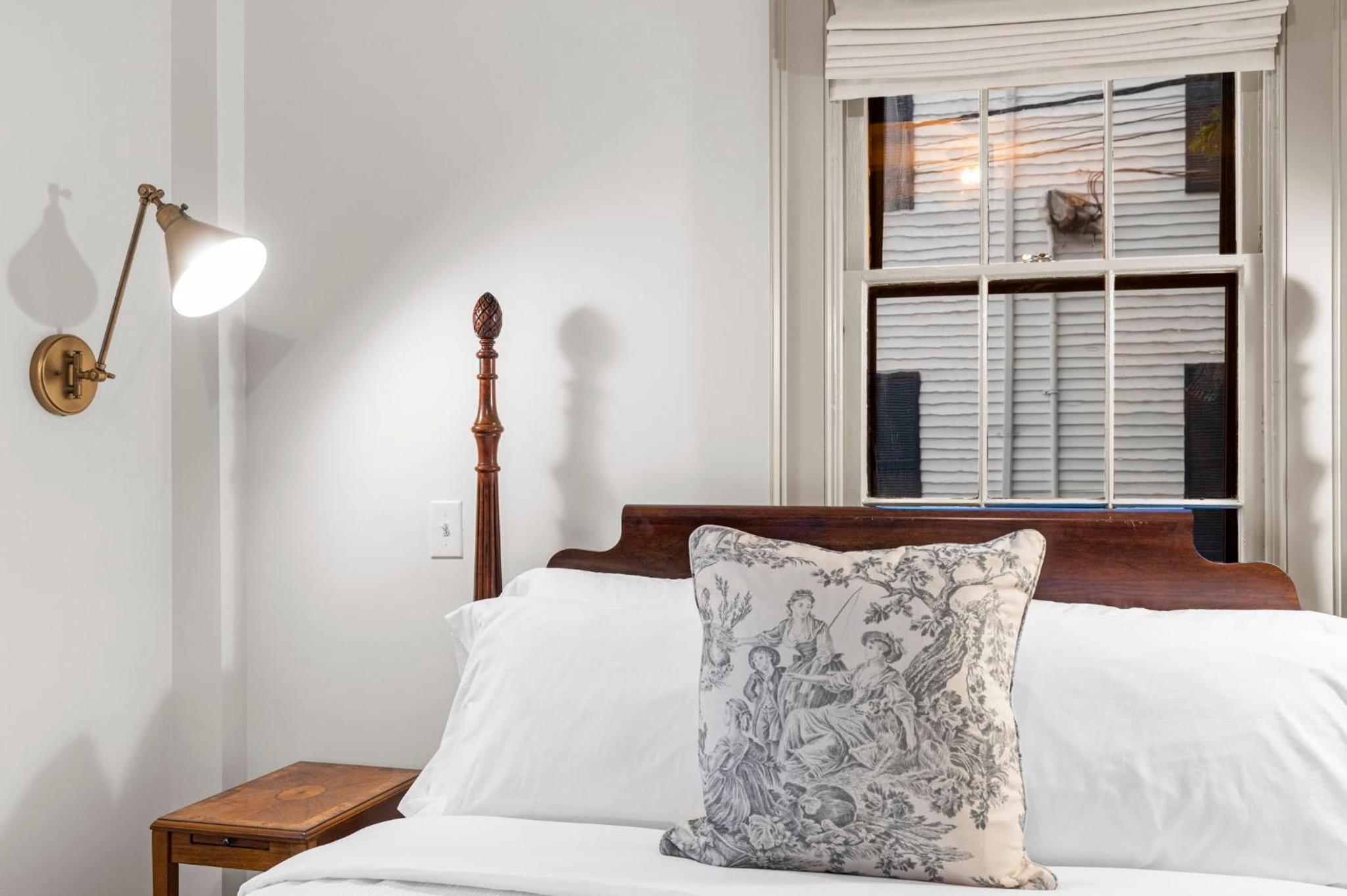 Two-Bedroom Suite - Photo 3