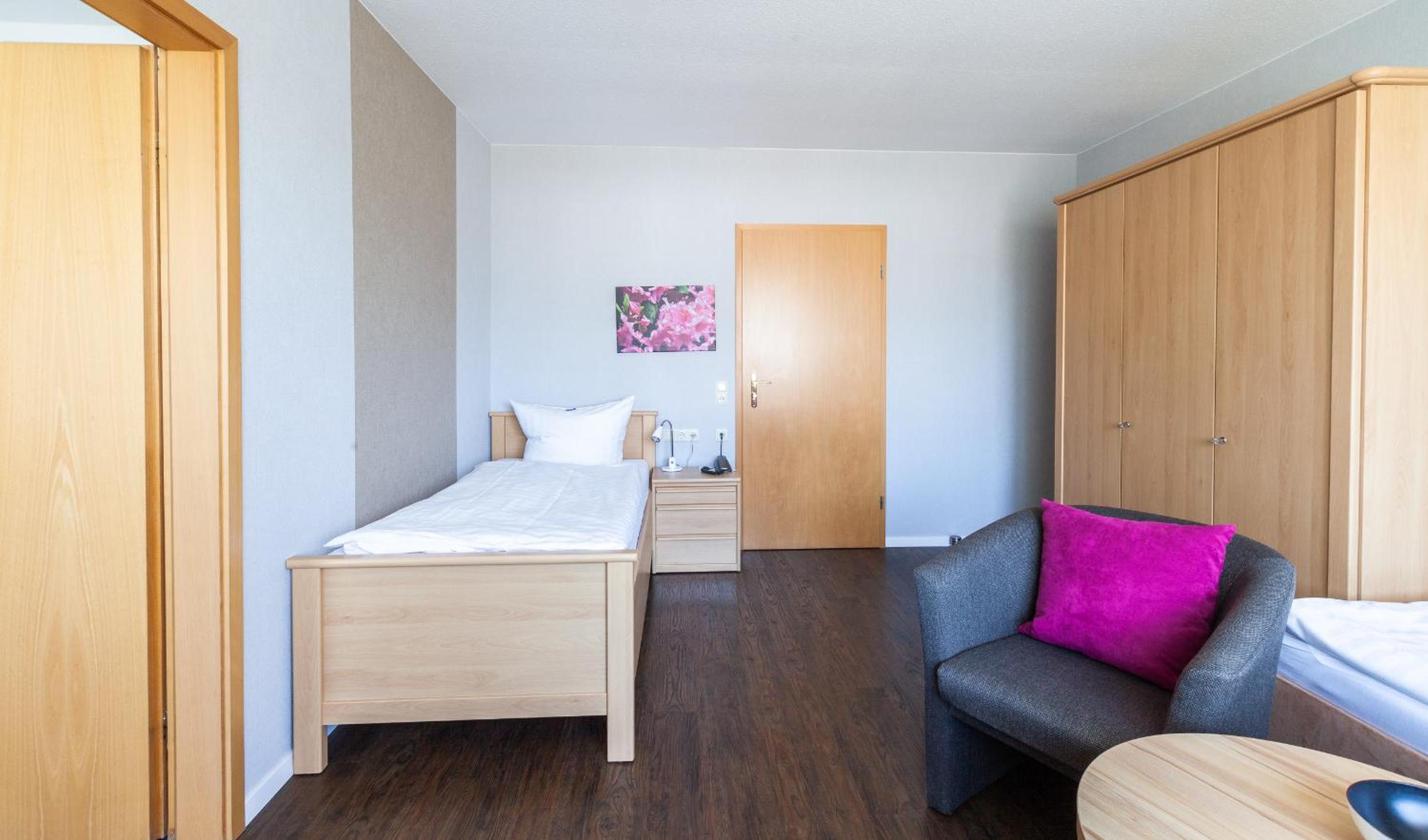Single Room photo 2