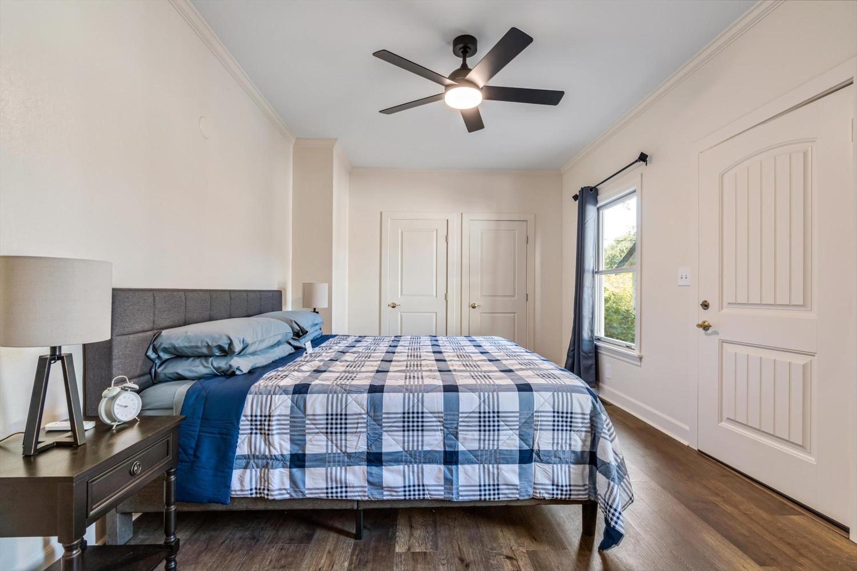 One-Bedroom Suite - Photo 7