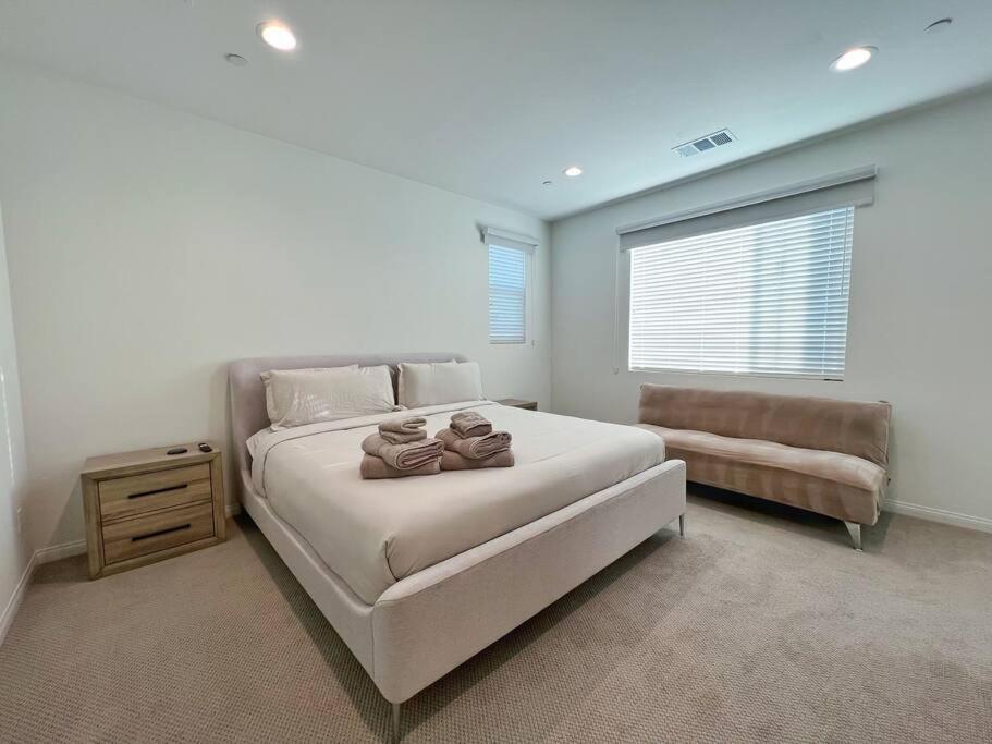 Four-Bedroom House photo 1