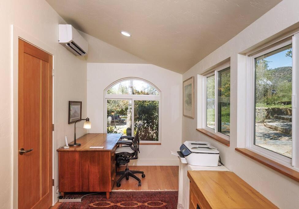 Two-Bedroom House photo 2