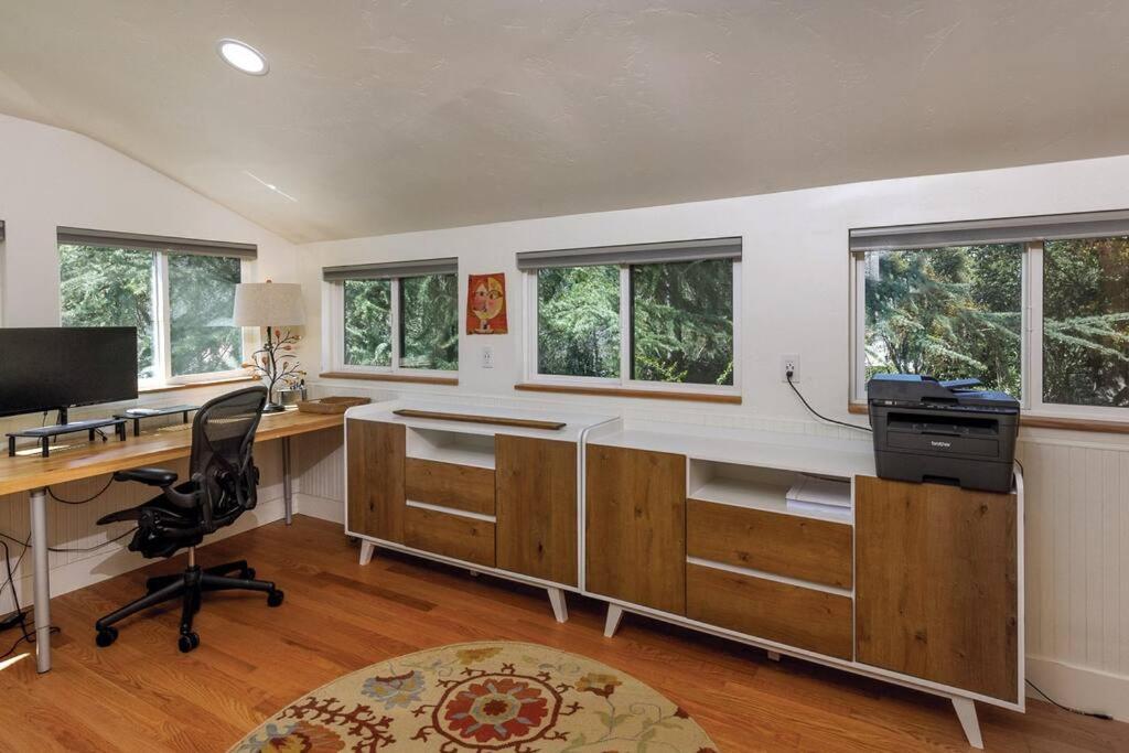 Two-Bedroom House photo 3