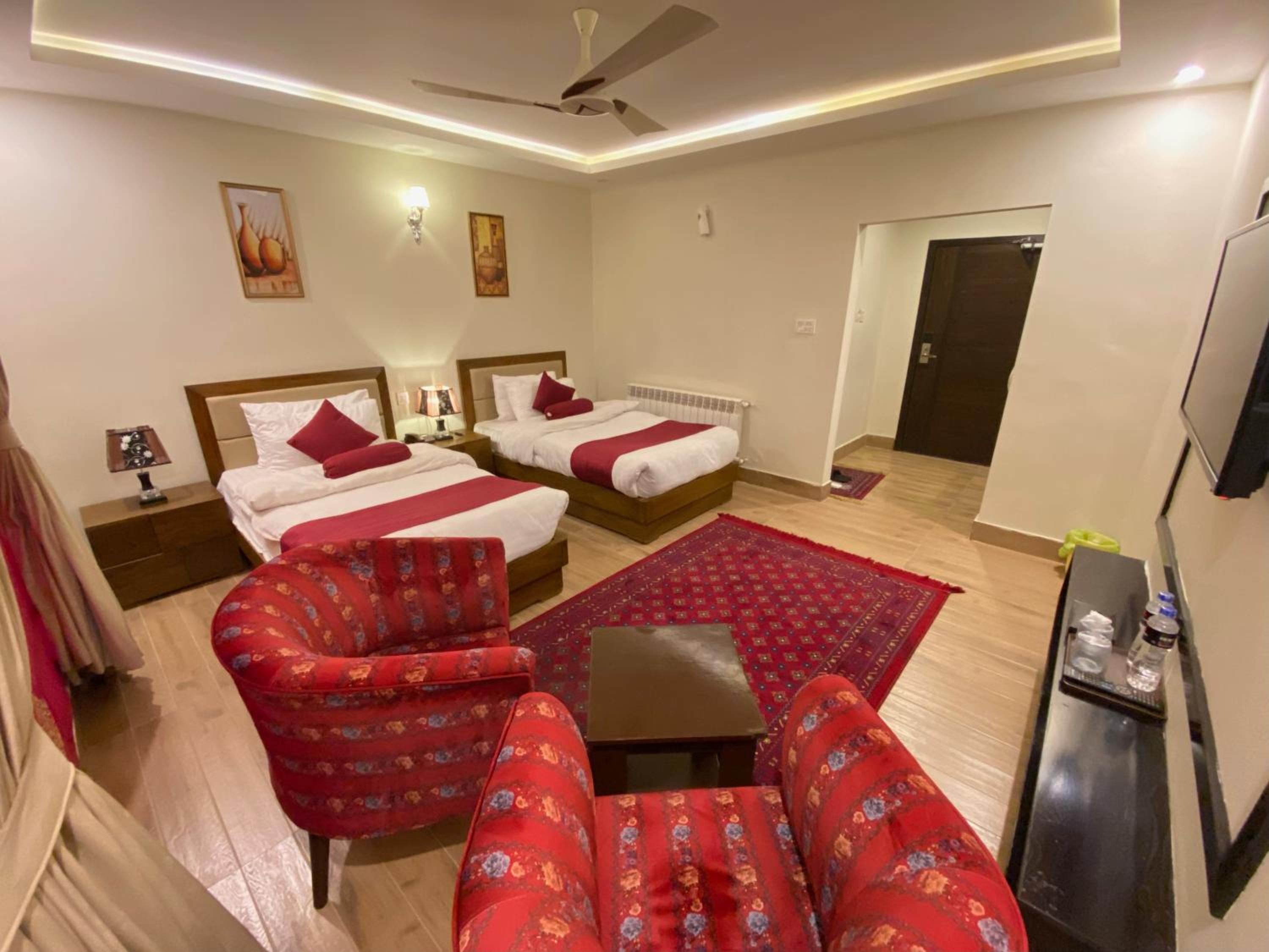 Double Room with Private Bathroom photo 2