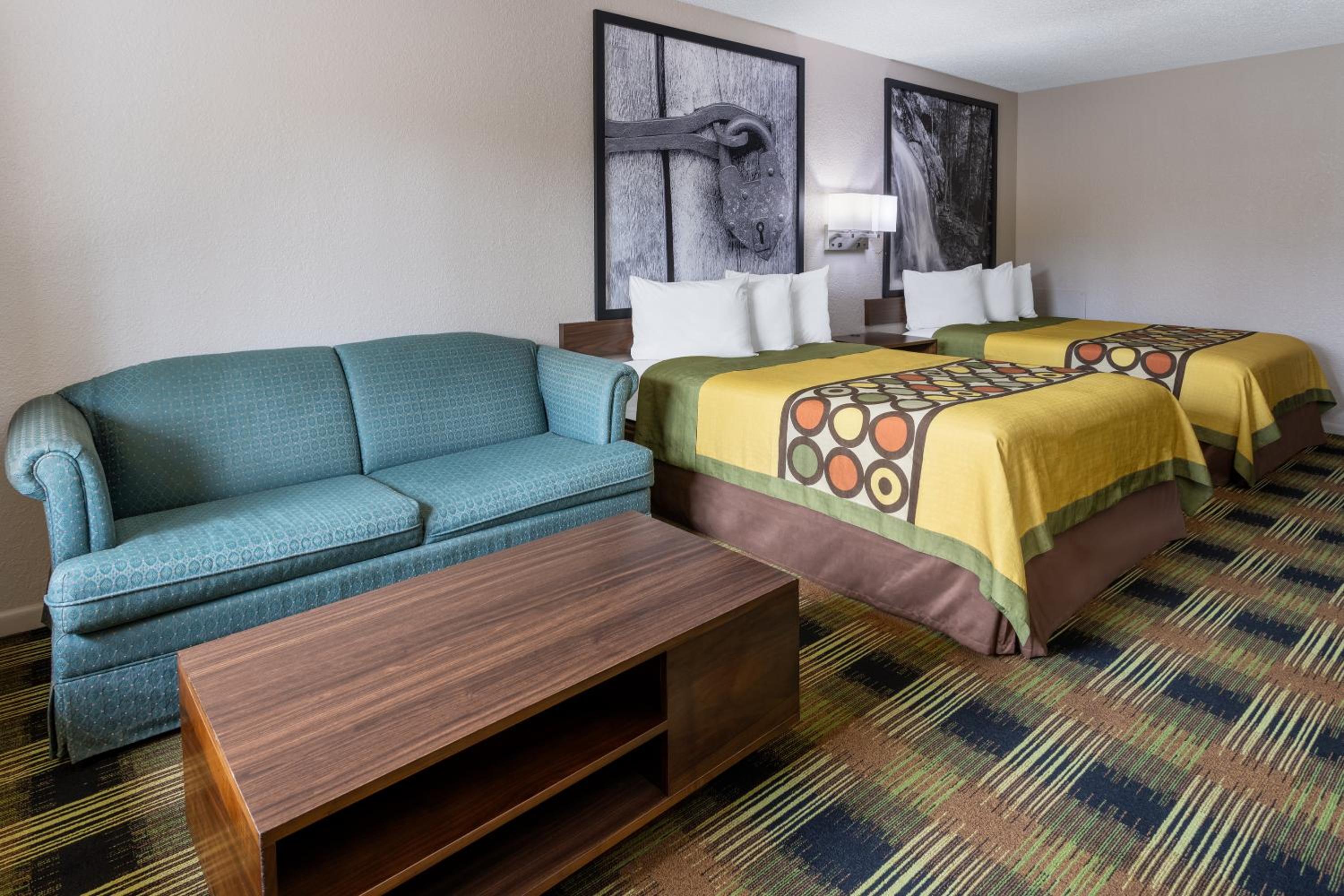 Double Room with Two Double Beds - Mobility Access/Non-Smoking photo 2