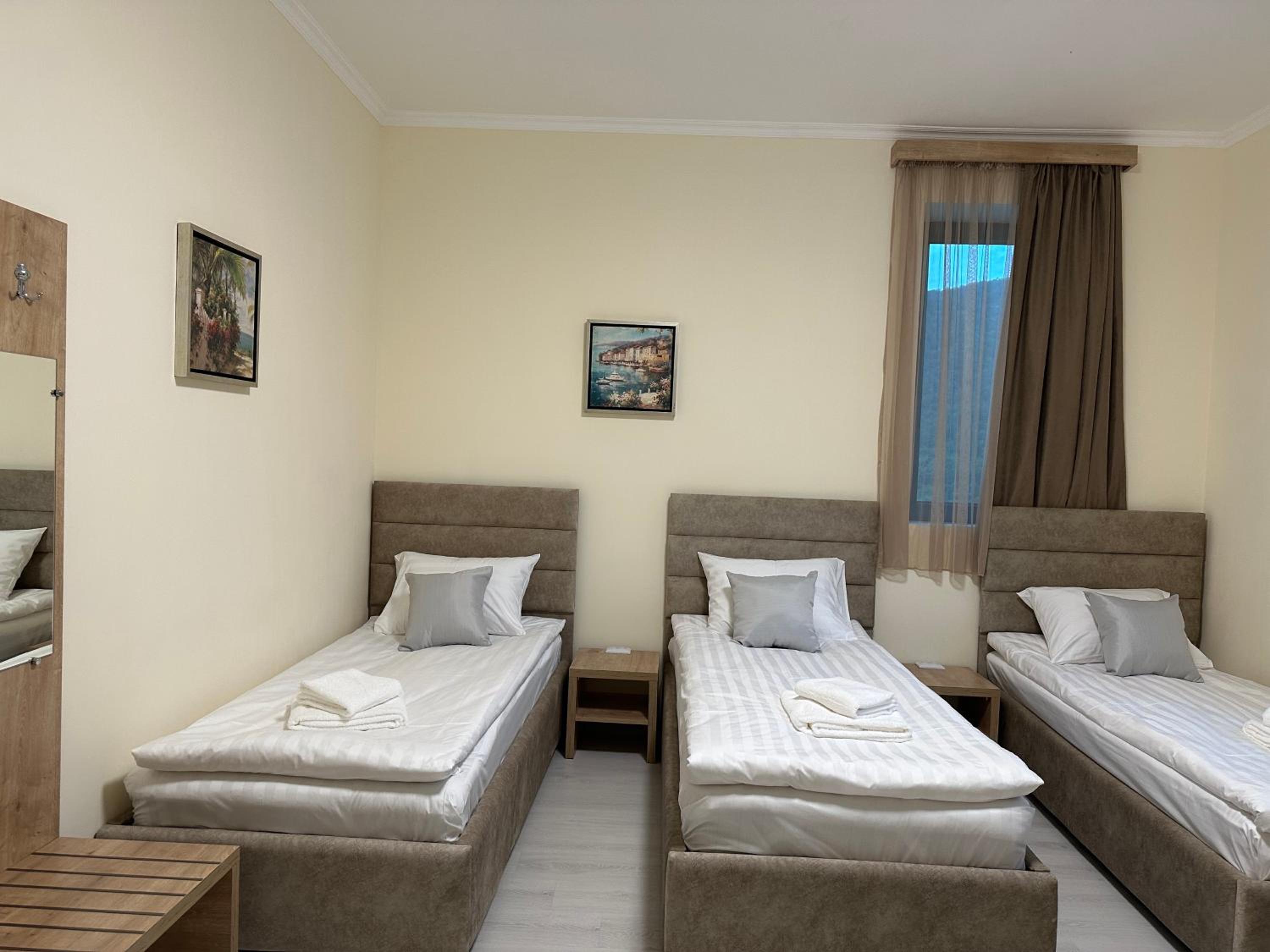 Classic Triple Room photo 2