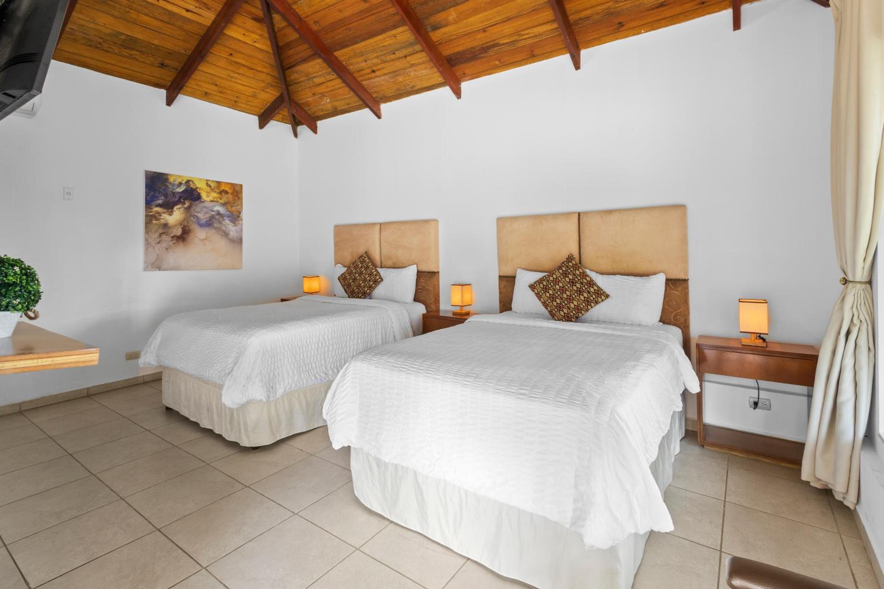 Deluxe Queen Room with Two Queen Beds