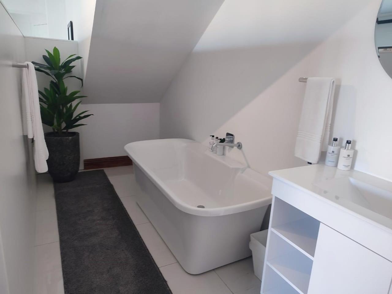 Superior Suite 1 photo 3