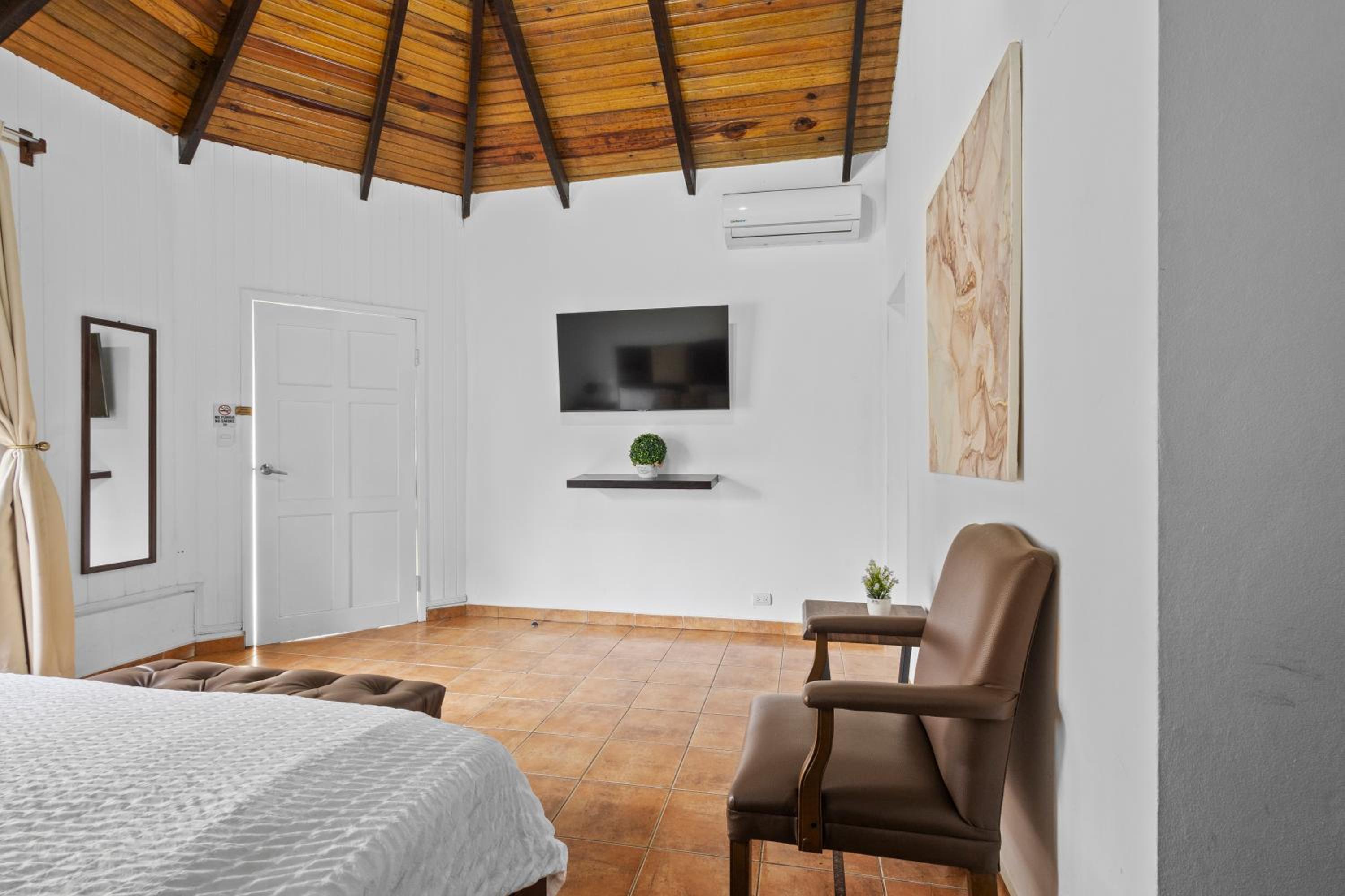 Deluxe Junior Suite