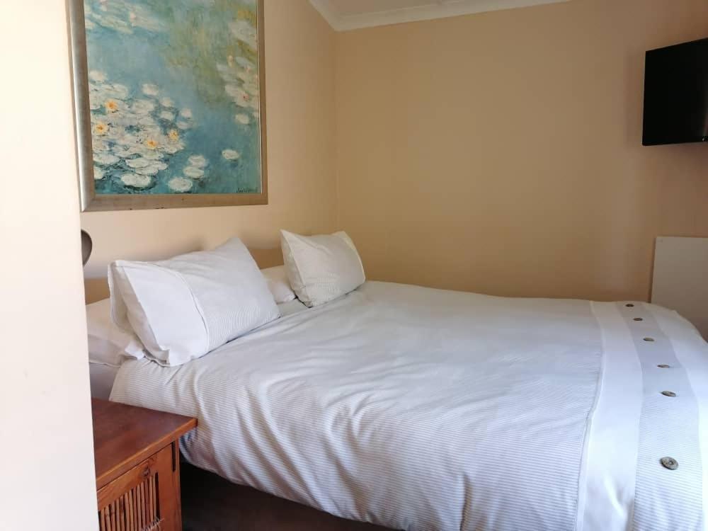 Double or Twin Room photo 3